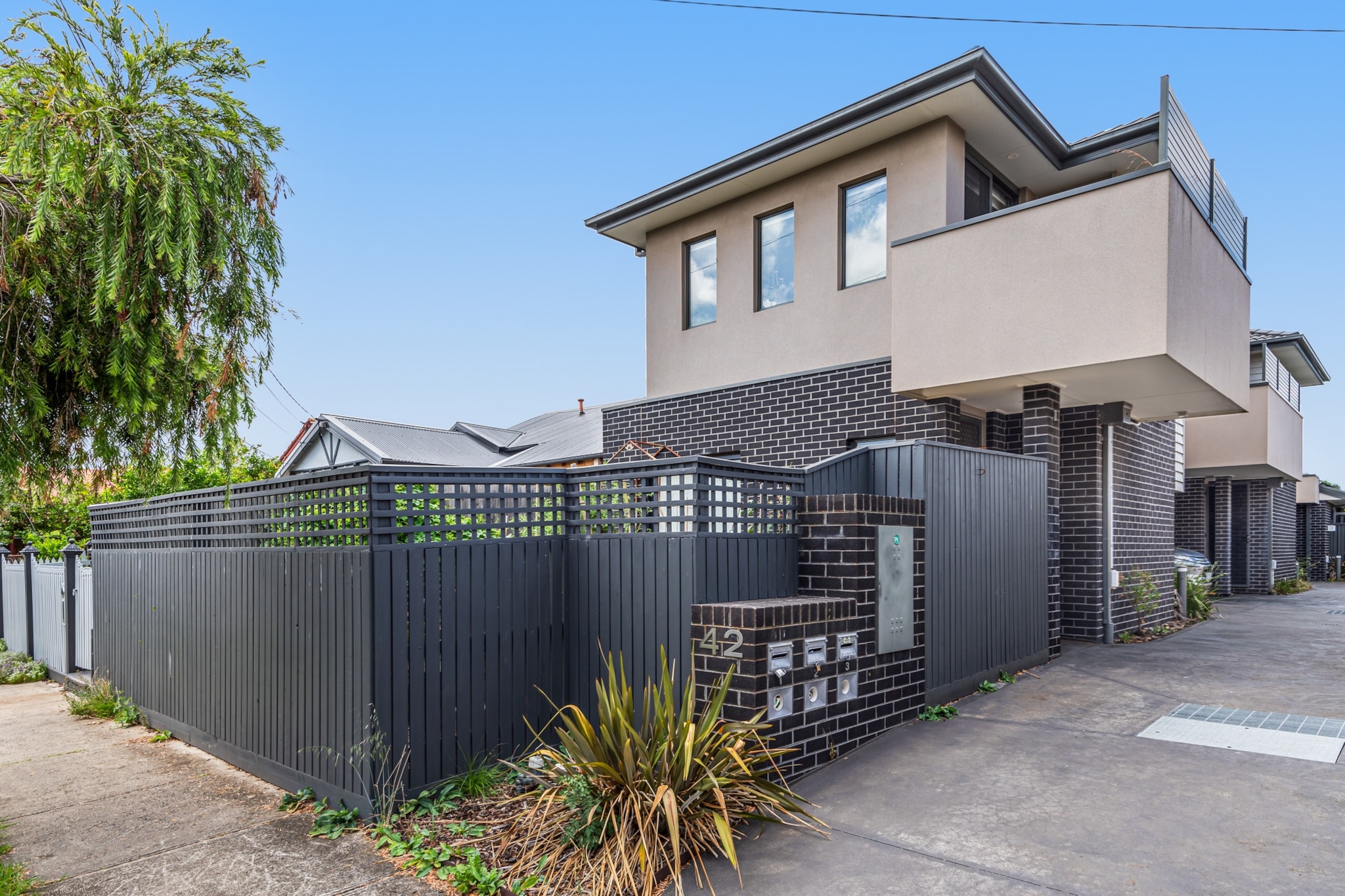 Charming Retro Townhouse in Vibrant Coburg
