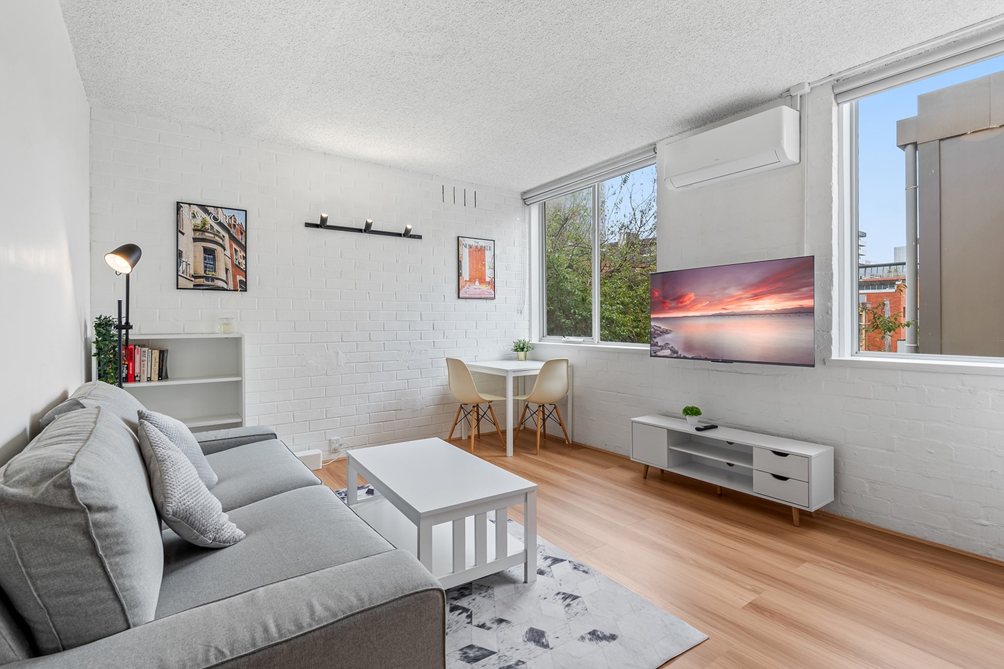 Cozy 1BR Stay in South Yarra with Parking & Wi-Fi