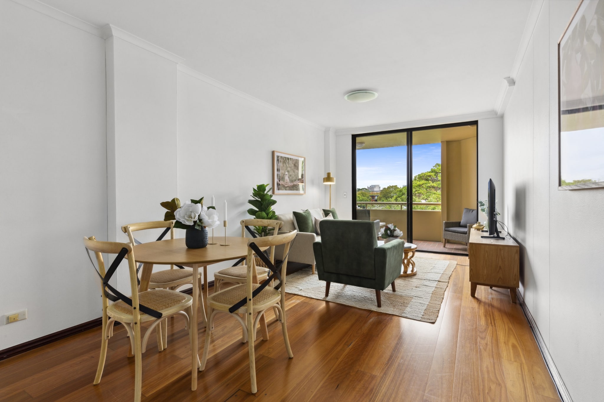 Bright & Spacious Surry Hills Apartment