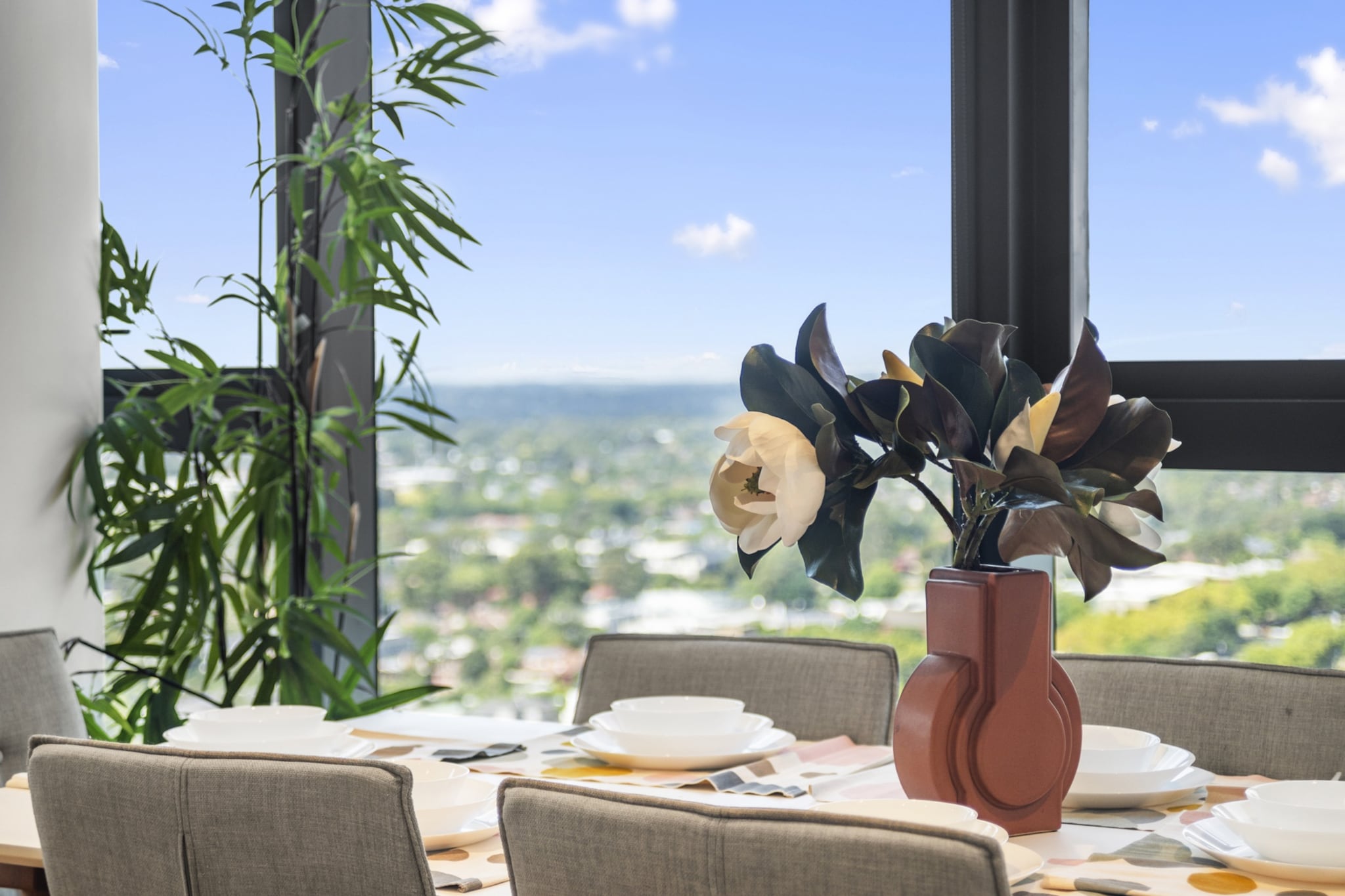 Bed Linen, Elevator, Hot Water, Internet Access DSL, Wardrobe, Kitchen(stove, electric kettle, toaster, coffee machine, oven, microwave, dishwasher, fridge), bedroom(double king size bed), bedroom(Queen Bed), bedroom(double bed), bathroom(bath tub, hairdryer, shampoo, body soap), bathroom, First Aid, Indoor pool, Play area, TV, tumble dryer, washing machine, balcony or terrace, heating, air conditioning, swimming pool, iron, Towels/Sheets (Incl.), Essentials, dishes and cutlery, Carbon monoxide detector, Conditioner, Long term stays allowed, Mountain view, Room-darkening shades, Shower gel, Town, Wine glasses