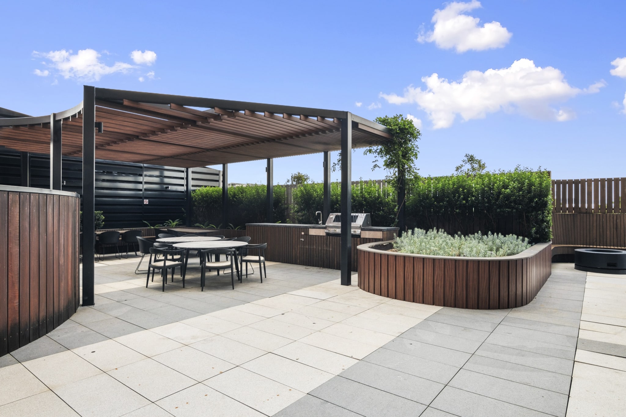 High-Rise 3-Bed Apartment with Premium Amenities