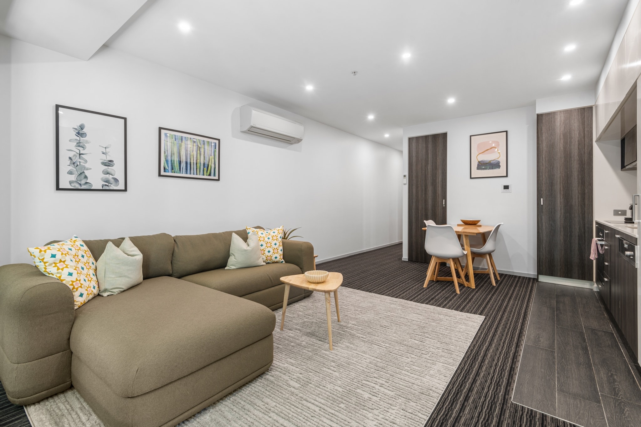 Bed Linen, Elevator, Hot Water, Internet Access DSL, Wardrobe, Living room(TV), Kitchen(stove, electric kettle, toaster, coffee machine, oven, microwave, dishwasher, fridge), bedroom(Queen Bed), bathroom(shower, washbasin, toilet), First Aid, Beach, tumble dryer, washing machine, balcony or terrace, heating, air conditioning, iron, hairdryer, Towels/Sheets (Incl.), shampoo, body soap, Essentials, dishes and cutlery, Conditioner, Long term stays allowed, Near Ocean, Room-darkening shades, Shower gel, Wine glasses