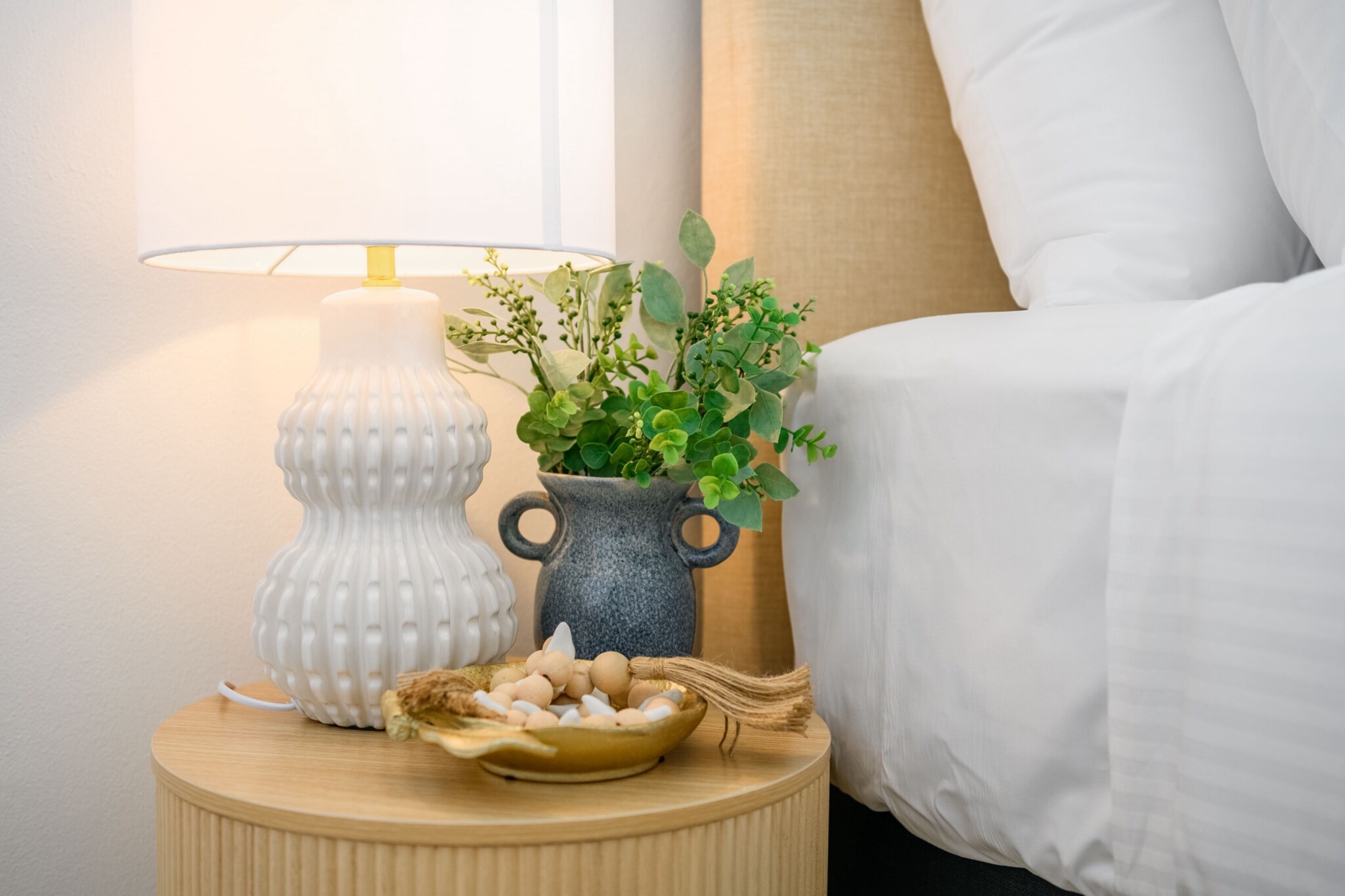 Bed Linen, Elevator, Hot Water, Internet Access DSL, Wardrobe, Kitchen(stove, electric kettle, toaster, coffee machine, oven, microwave, fridge, dishes and cutlery), bedroom(Queen Bed), bathroom, First Aid, Beach, TV, tumble dryer, bath tub, cot, washing machine, heating, air conditioning, swimming pool, private outdoor pool, iron, hairdryer, Towels/Sheets (Incl.), shampoo, body soap, Essentials, dishes and cutlery, Carbon monoxide detector, Conditioner, Long term stays allowed, Near Ocean, Room-darkening shades, Sea view, Shower gel, Wine glasses