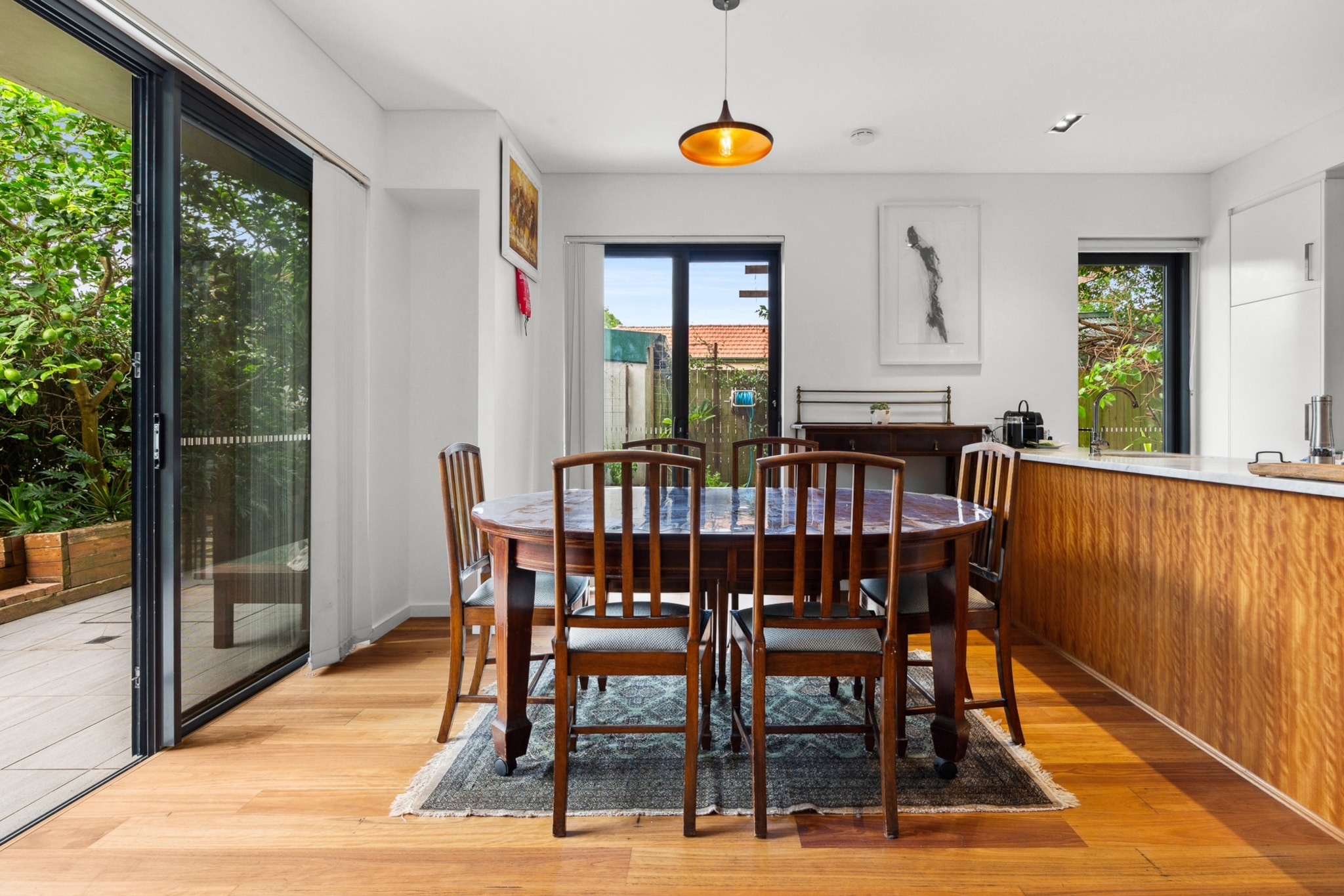 Spacious 2-Bed Retreat with BBQ & Courtyard