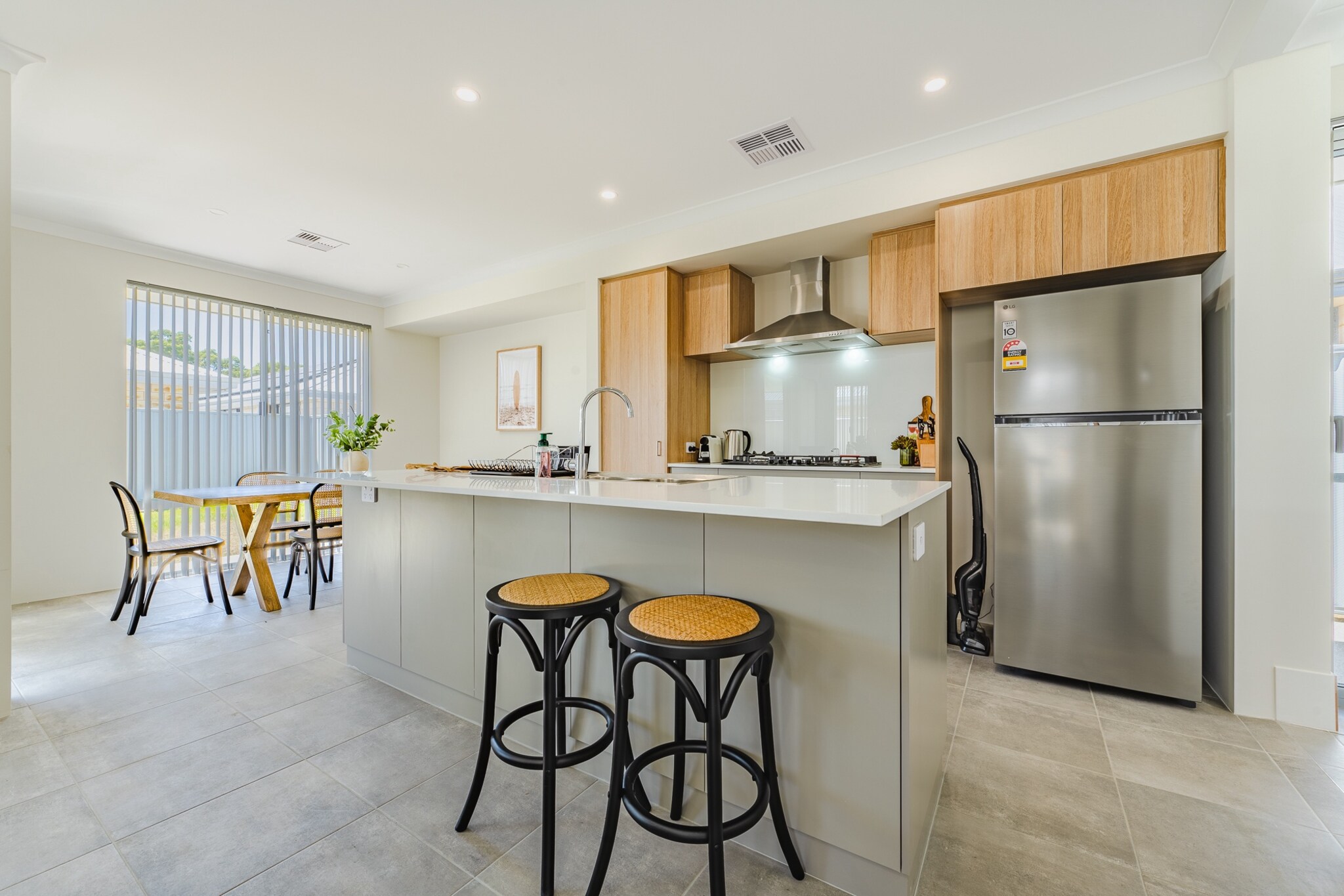 Bright & Airy 3-Bed House Near Rockingham Beach