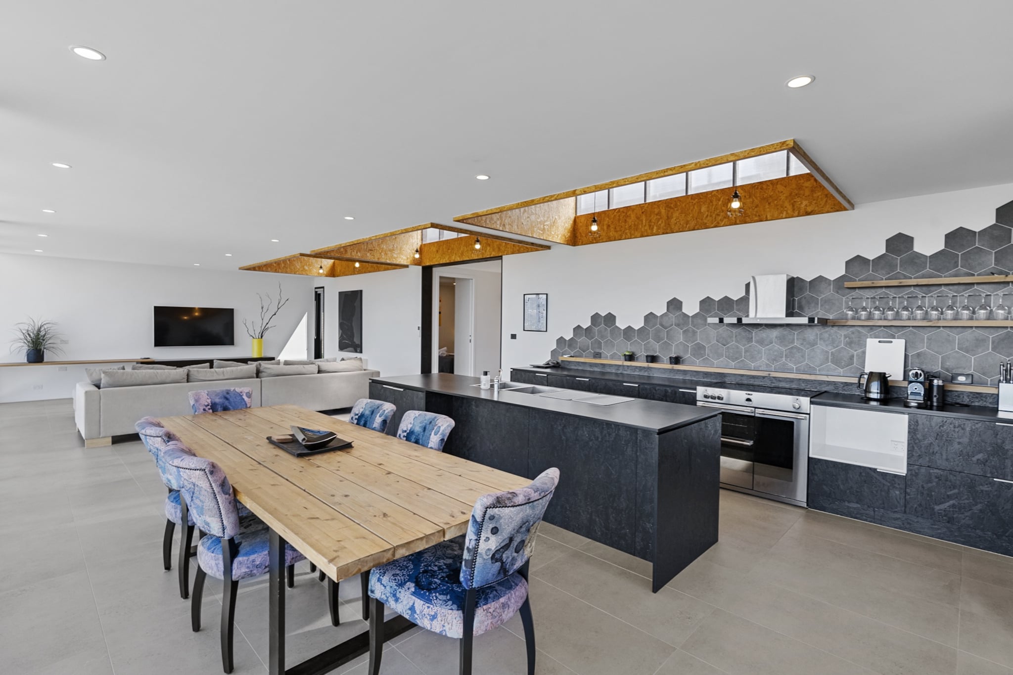 Stylish Home with Outdoor Area & Spectacular Views