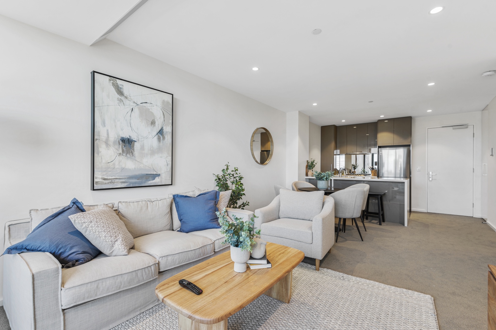 Elegant 2-Bed Apartment with Balcony & City Views