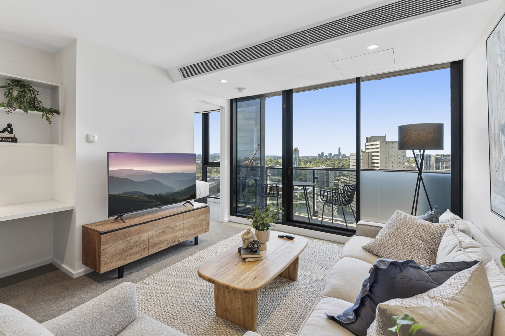 Elegant 2-Bed Apartment with Balcony & City Views