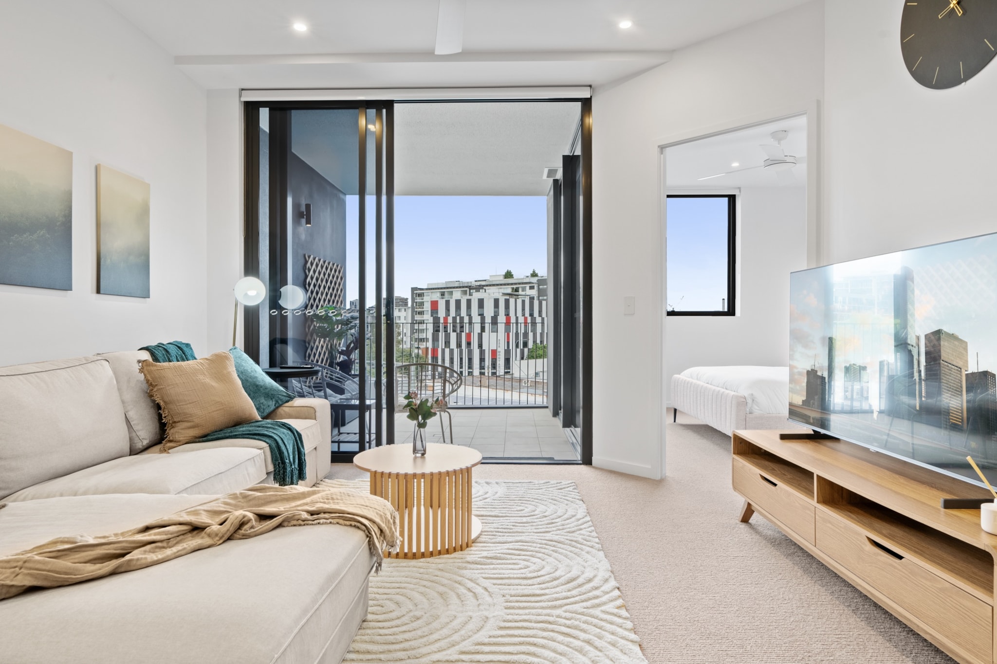 Spacious West End Apartment with Pool & BBQ Access