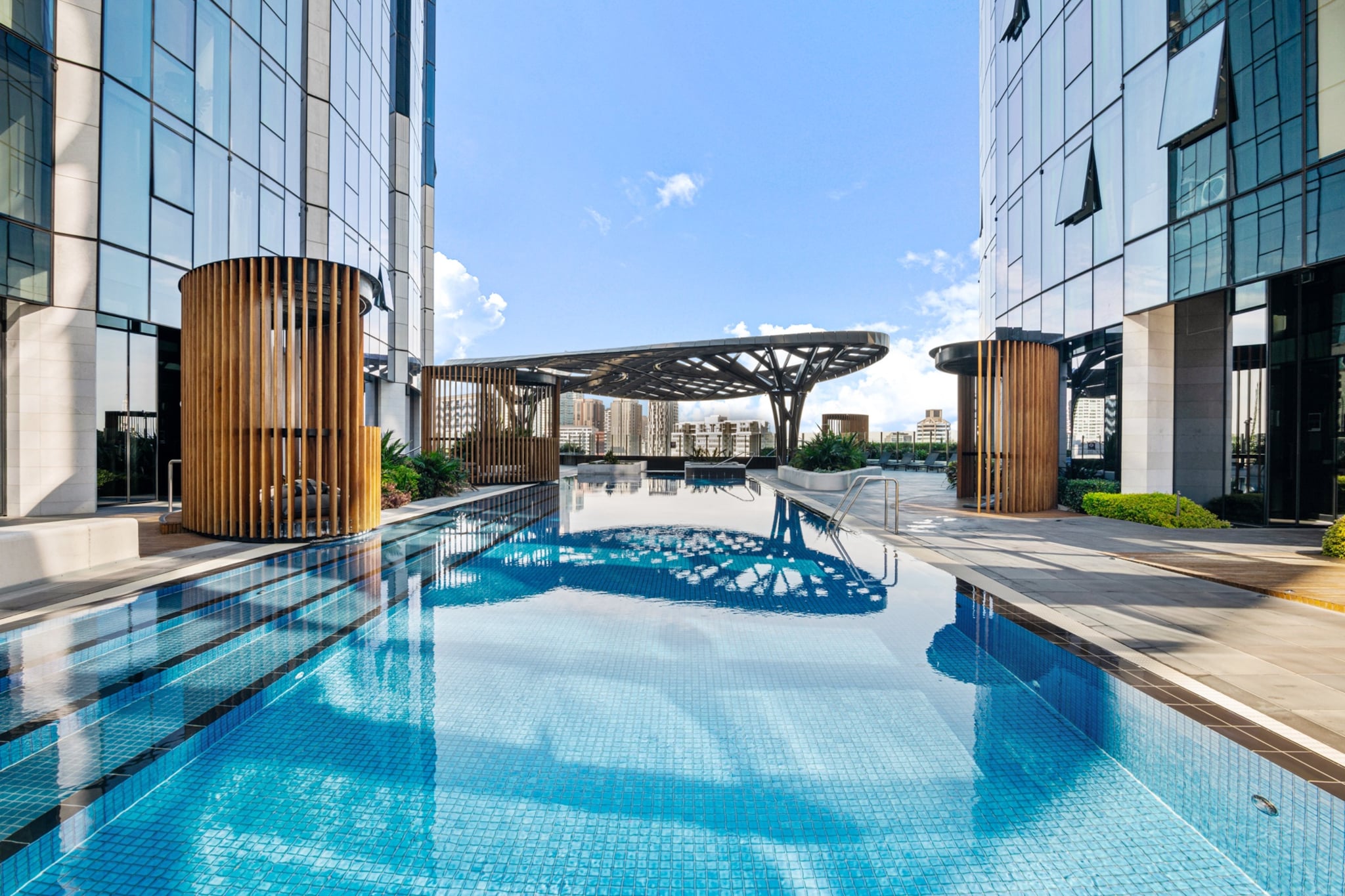 Bed Linen, Desk, Elevator, Hot Water, Internet Access DSL, Safe, Wardrobe, Kitchen(dining table, stove, electric kettle, toaster, coffee machine, oven, microwave, dishwasher, fridge), bedroom(Queen Bed), bathroom(hairdryer, Towels/Sheets (Incl.), shampoo, body soap), sauna, First Aid, TV, tumble dryer, washing machine, balcony or terrace, heating, air conditioning, swimming pool, private outdoor pool, iron, Essentials, dishes and cutlery, Dedicated workspace, Carbon monoxide detector, Conditioner, Long term stays allowed, Room-darkening shades, Shower gel, Wine glasses