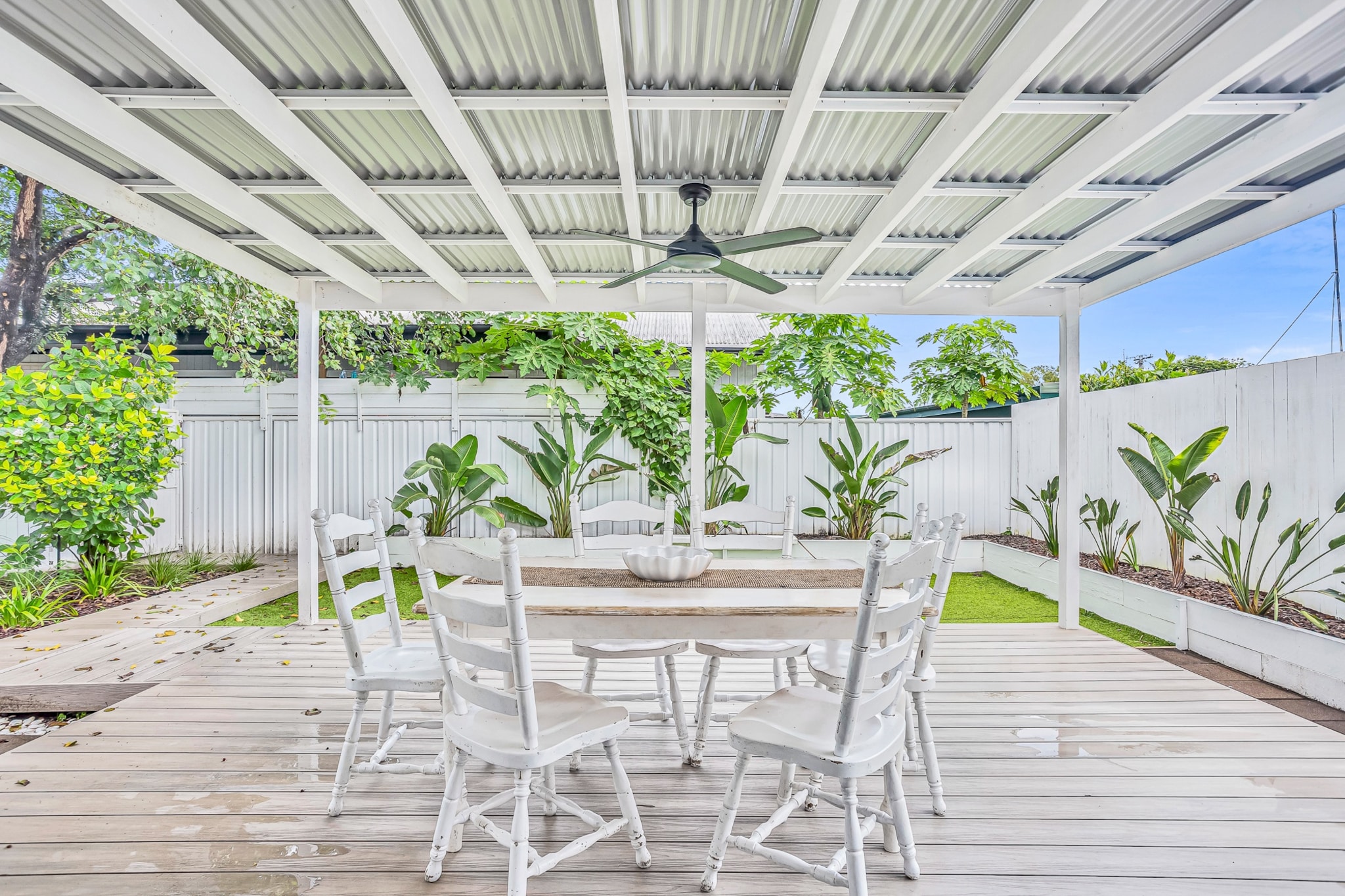 Bright and Spacious Triplex Near Holloways Beach