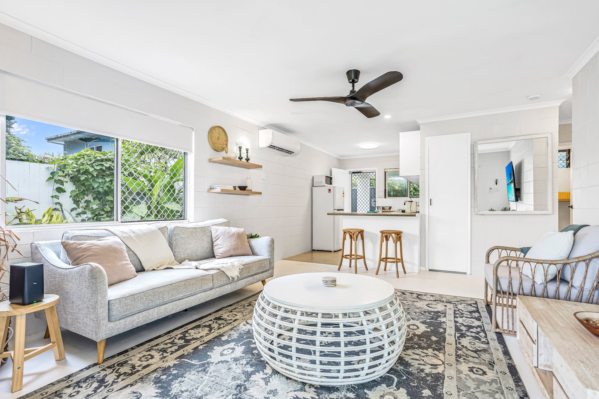 Bed Linen, Fan, Hot Water, Internet Access DSL, Safe, Wardrobe, Living room(TV, seating area, air conditioning), Kitchen(dining table, stove, electric kettle, toaster, coffee machine, oven, microwave, dishwasher, fridge, freezer, dishes and cutlery), bedroom(air conditioning, Queen Bed), bedroom(air conditioning, Queen Bed), bathroom(shower, washbasin, toilet, hairdryer, Towels/Sheets (Incl.), Essentials), First Aid, Beach, Play area, tumble dryer, washing machine, balcony or terrace, iron, Carbon monoxide detector, Long term stays allowed, Near Ocean, Room-darkening shades, Town, Wine glasses