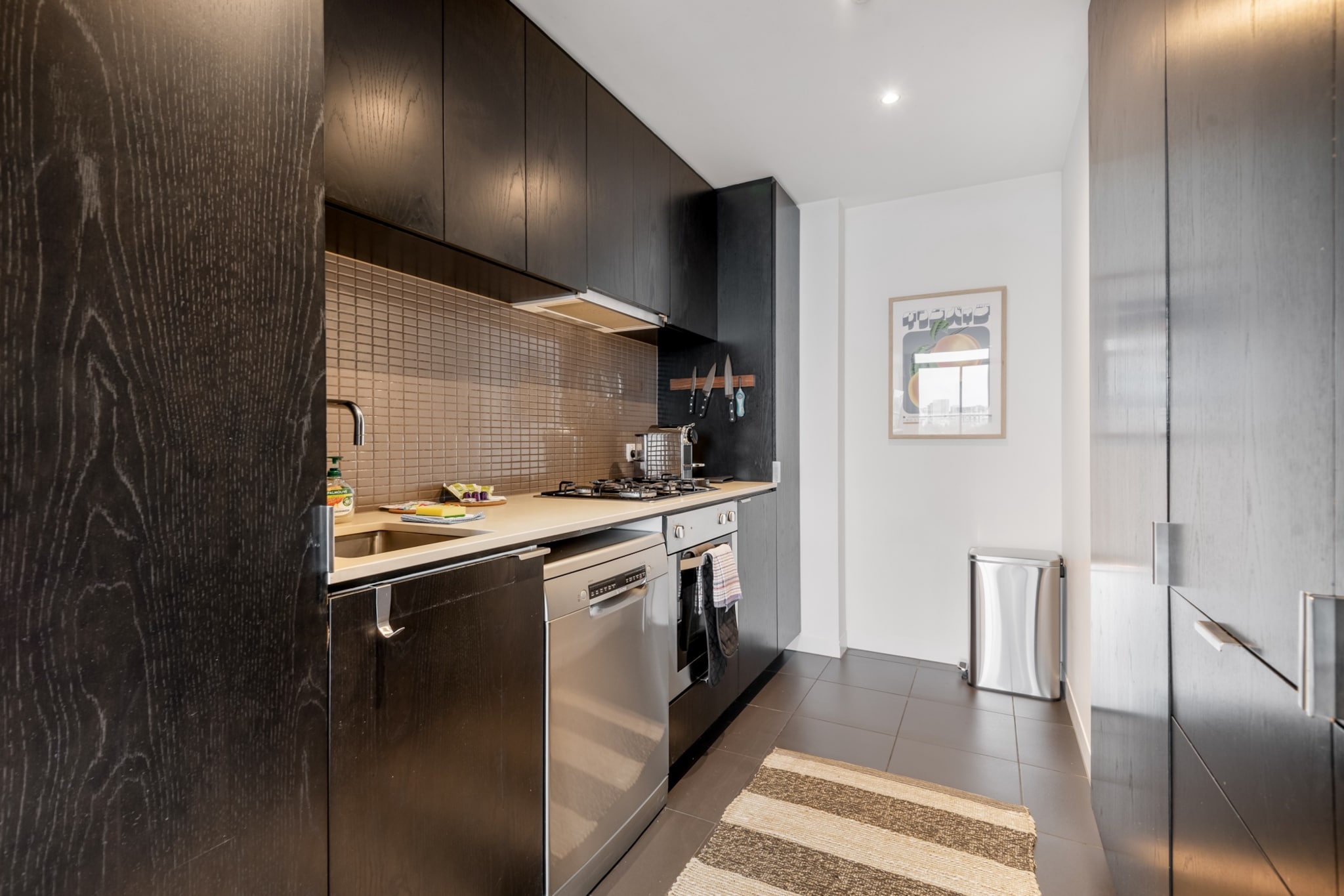 Wake Up to Views, Pool & the South Yarra Lifestyle