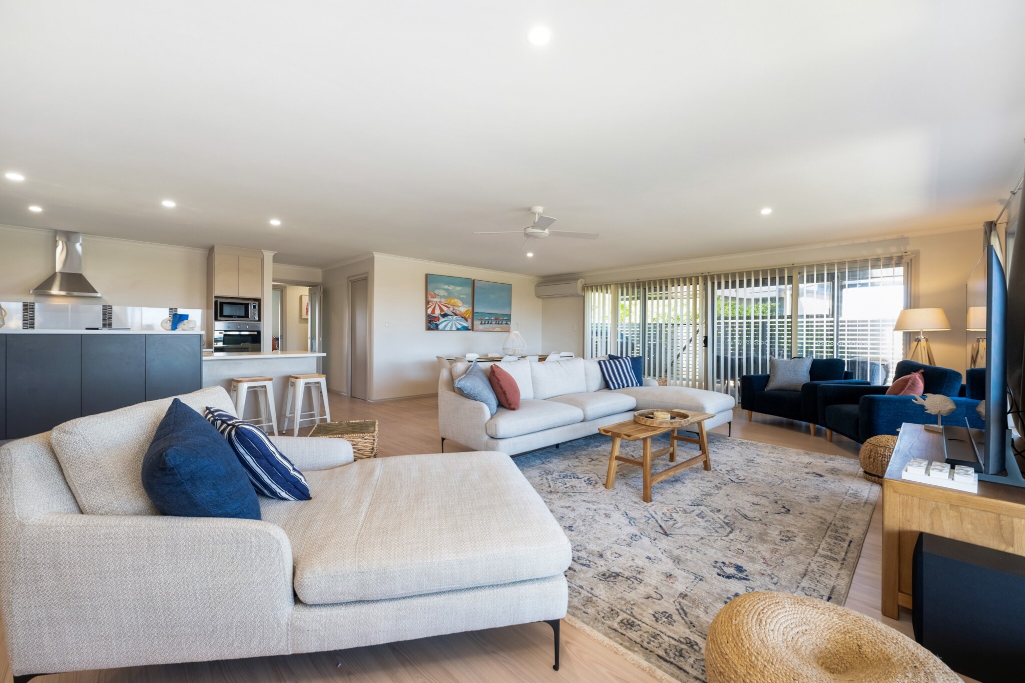 Large Upstairs Family Stay Near Middleton Beaches