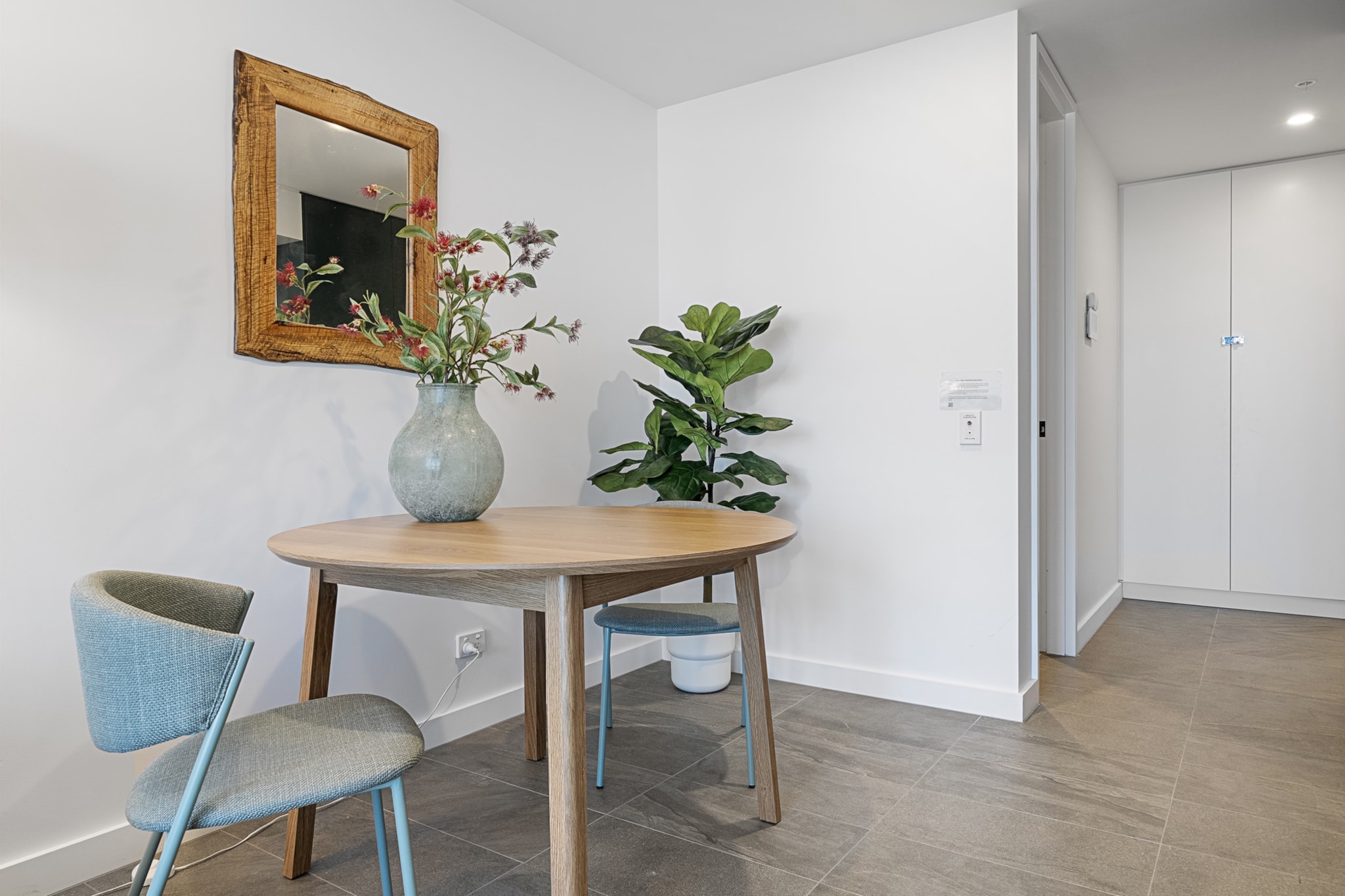 Stylish Studio Near Fremantle Cafés and Beaches