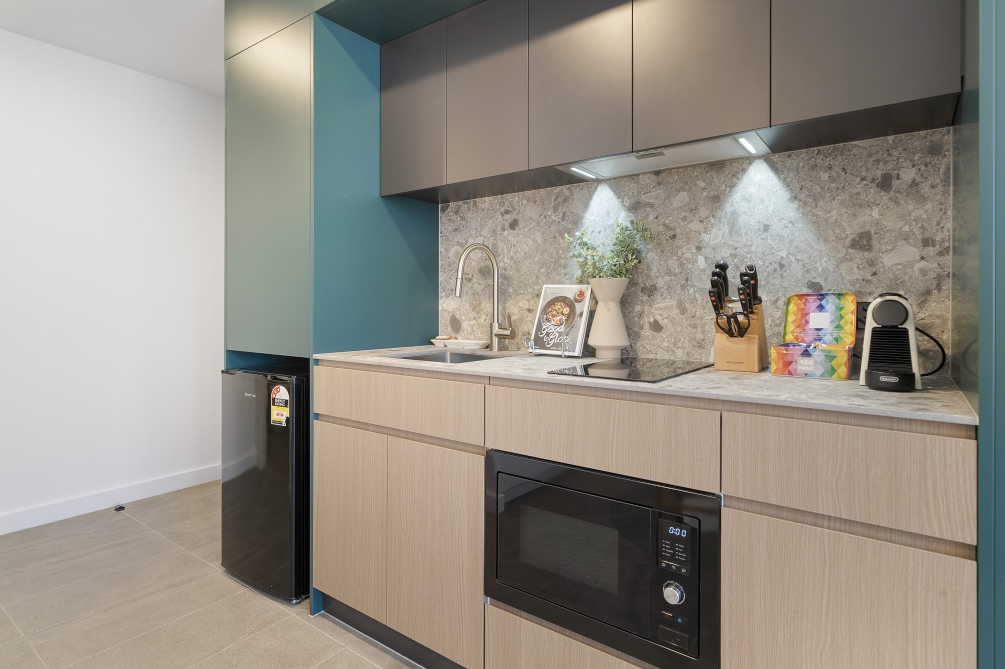 Modern Studio with Rooftop and BBQ Access