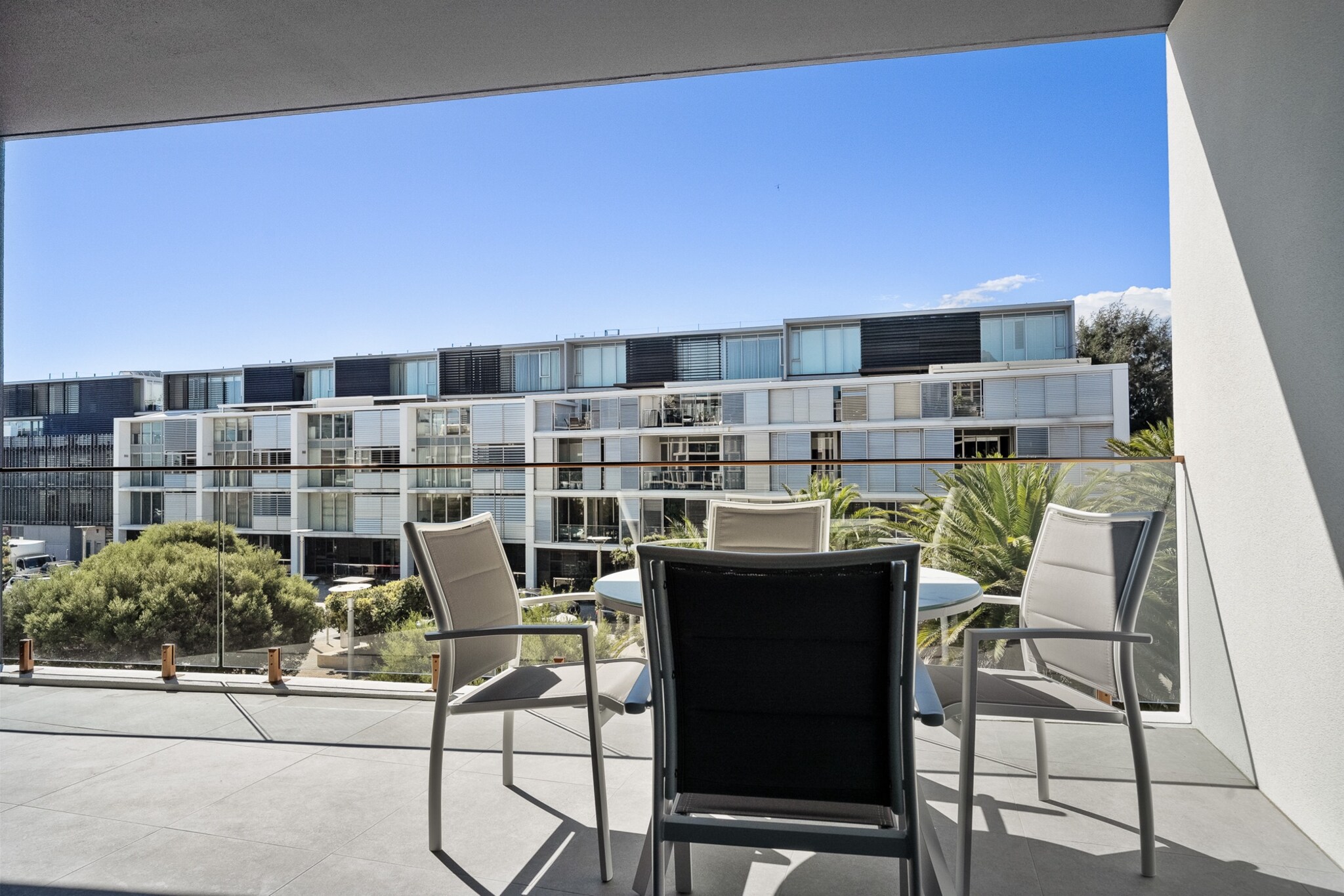Trendy 1-Bed Retreat in Fremantle with Rooftop