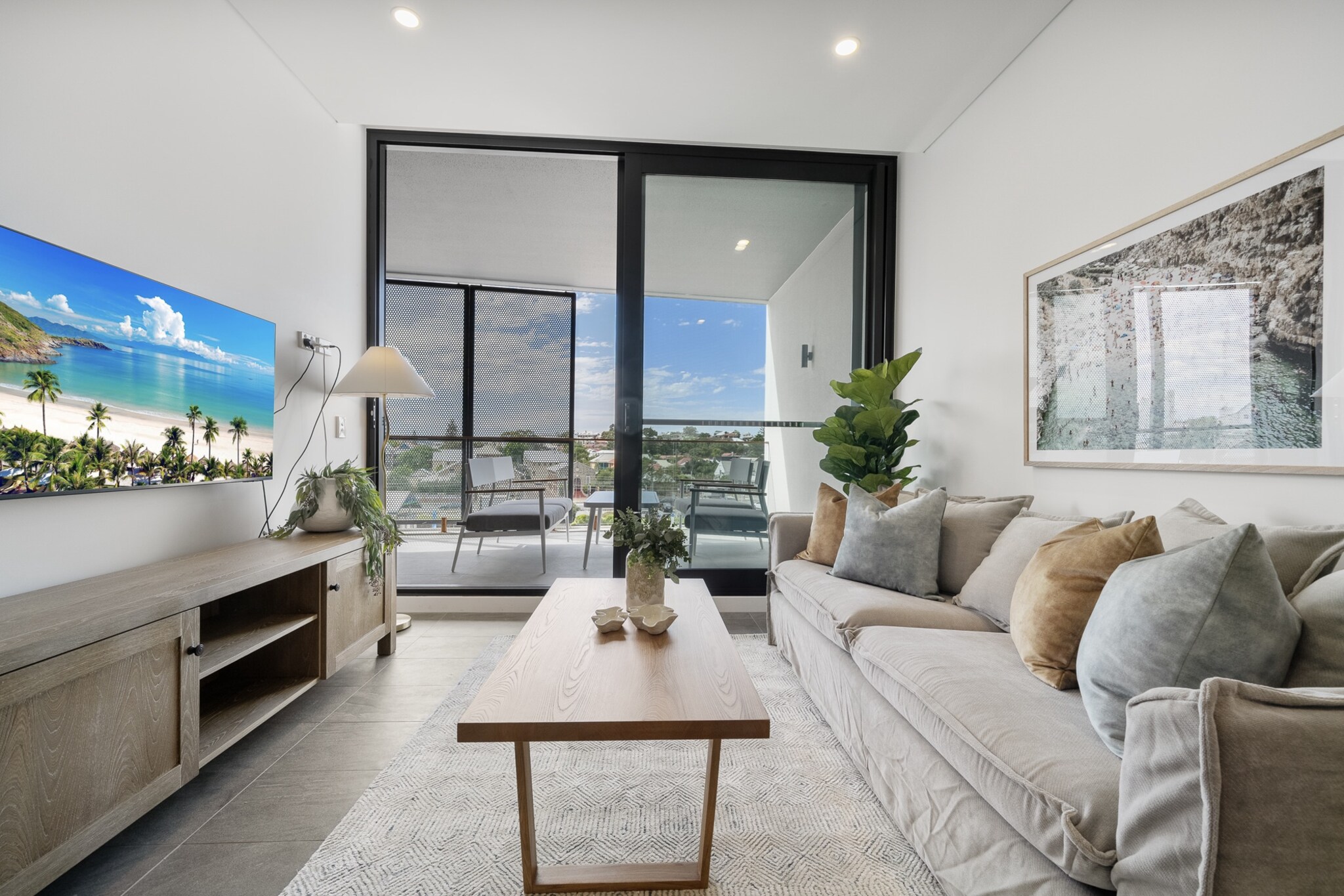 Chic 1-Bed Escape in Fremantle with Parking