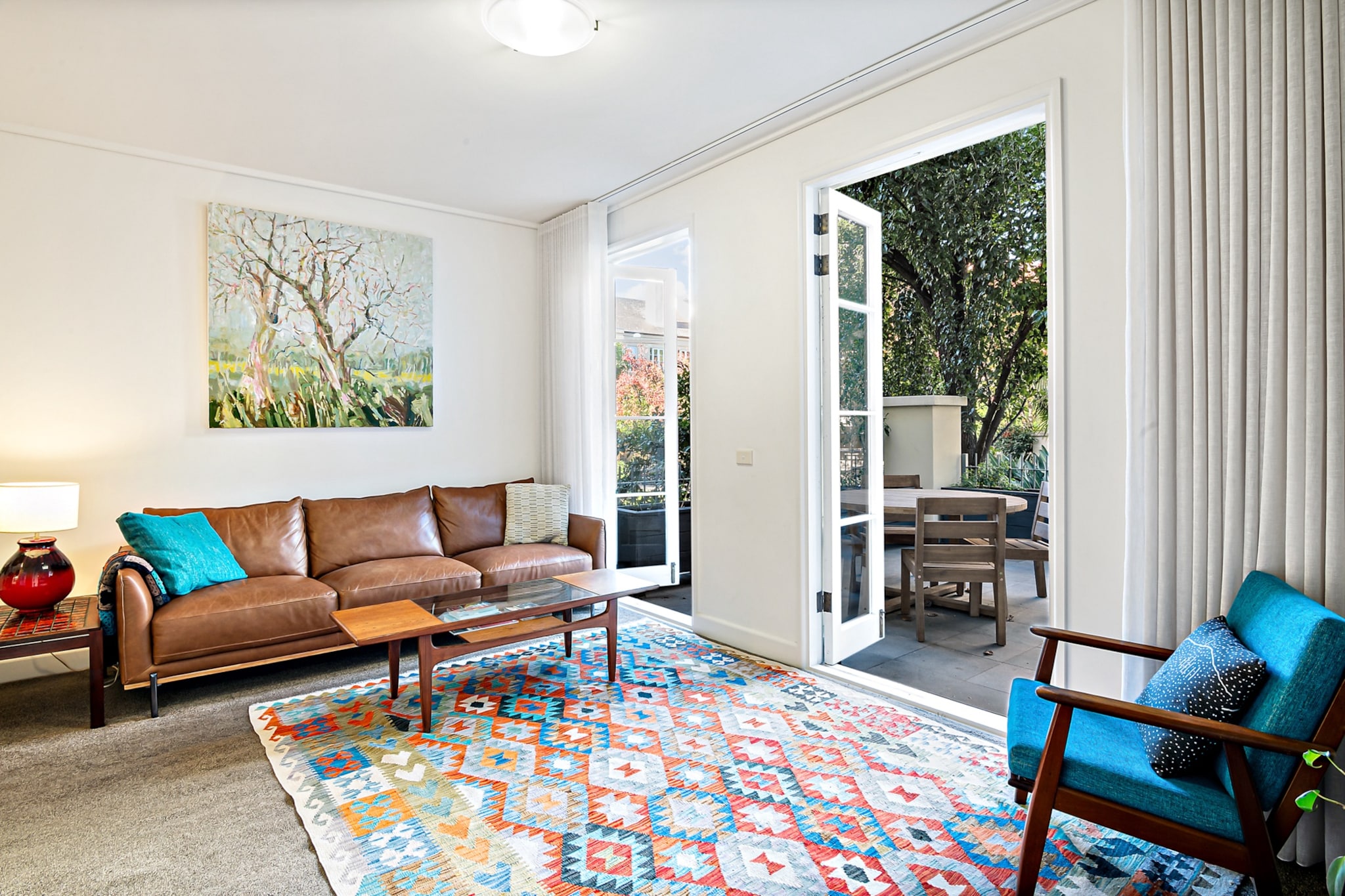 Desk, Fan, Hot Water, Internet Access DSL, Safe, Wardrobe, Kitchen(dining table, stove, electric kettle, toaster, coffee machine, oven, microwave, dishwasher, fridge, freezer, dishes and cutlery, Coffee, Wine glasses), bedroom(Bed Linen, Queen Bed), bedroom(Queen Bed), bathroom(bath tub, hairdryer, Towels/Sheets (Incl.), shampoo, body soap, Conditioner, Shower gel), First Aid, Play area, TV, tumble dryer, washing machine, balcony or terrace, heating, air conditioning, iron, Essentials, Dedicated workspace, Carbon monoxide detector, Long term stays allowed, Town