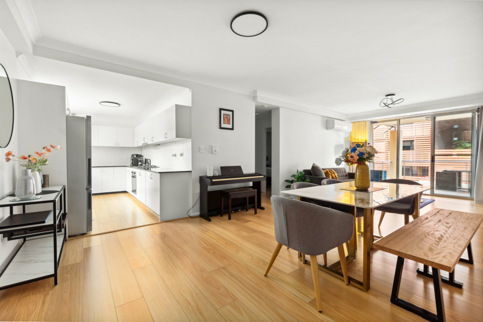 Spacious 2-Bed Apartment Near Parramatta CBD