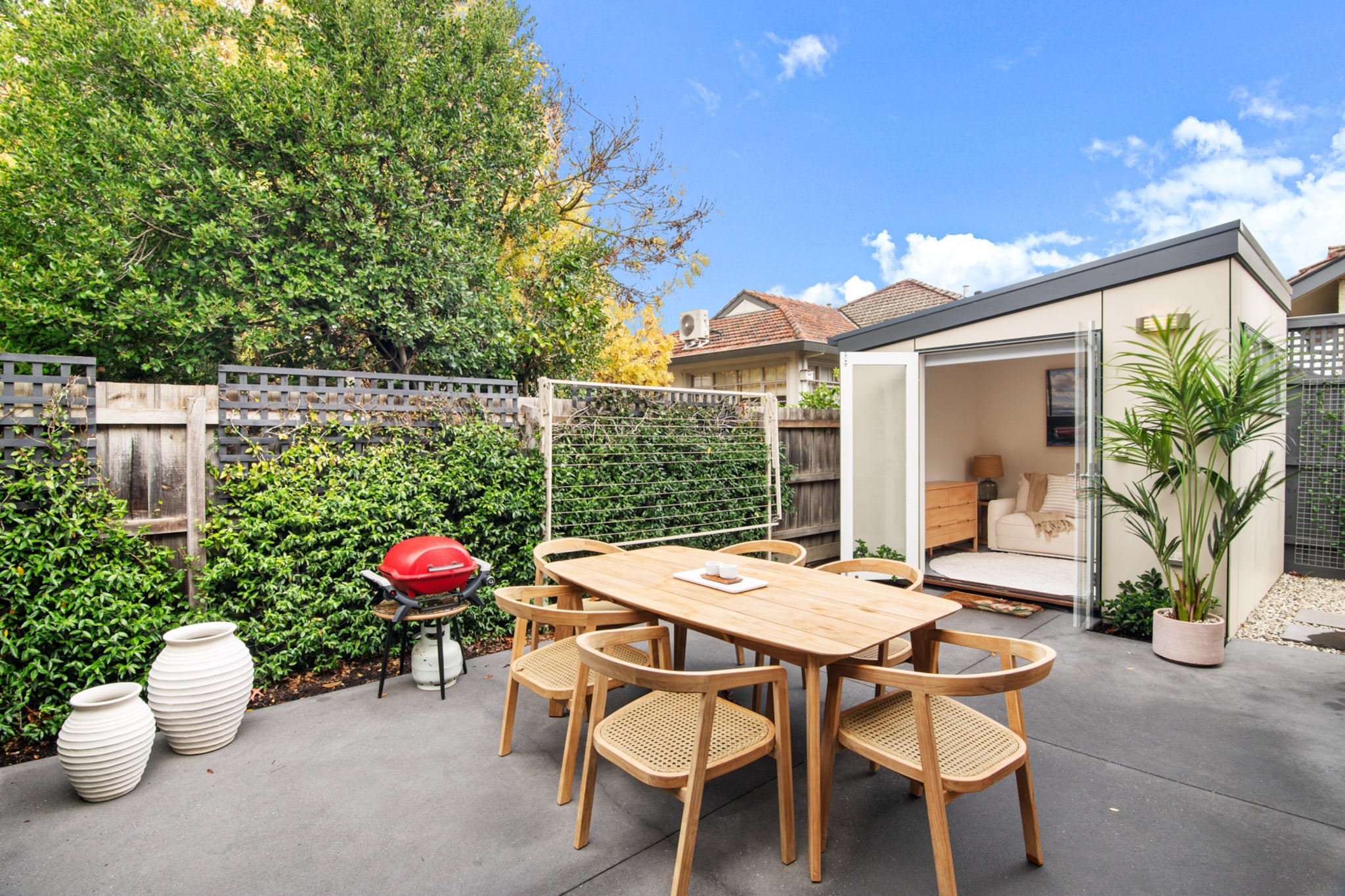 Wellness Escape: 1-Bed Home + Studio & Sauna