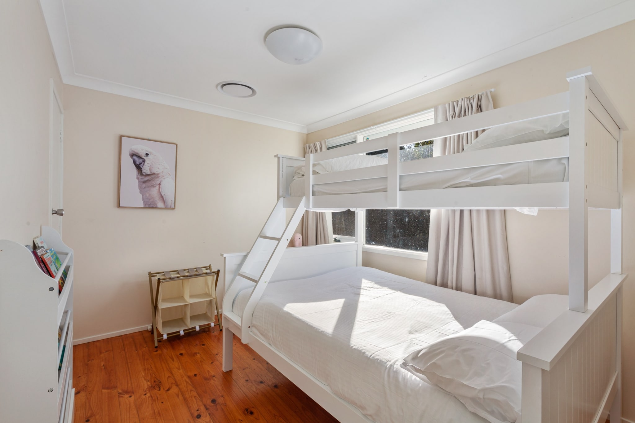 Bed Linen, Fan, Hot Water, Internet Access DSL, Safe, Wardrobe, Living room(TV, dining table), Kitchen(stove, electric kettle, toaster, coffee machine, oven, microwave, dishwasher, fridge, freezer), bedroom(double king size bed), bedroom(double bed), bedroom(bunk bed), bathroom, First Aid, Indoor play area, Play area, tumble dryer, bath tub, washing machine, balcony or terrace, heating, air conditioning, iron, hairdryer, party games, toys, Towels/Sheets (Incl.), shampoo, body soap, Essentials, dishes and cutlery, Carbon monoxide detector, Coffee, Conditioner, Long term stays allowed, Mountain, Mountain view, Room-darkening shades, Rural, Shower gel, Village, Wine glasses