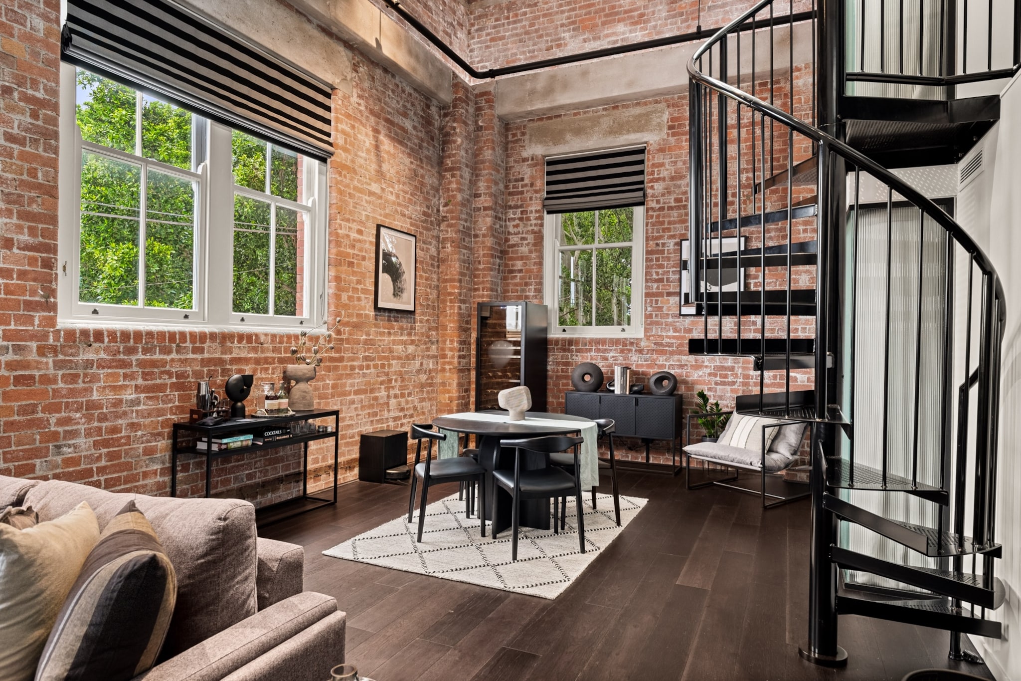 Stylish Riverside 2-Bedroom Apartment in Teneriffe