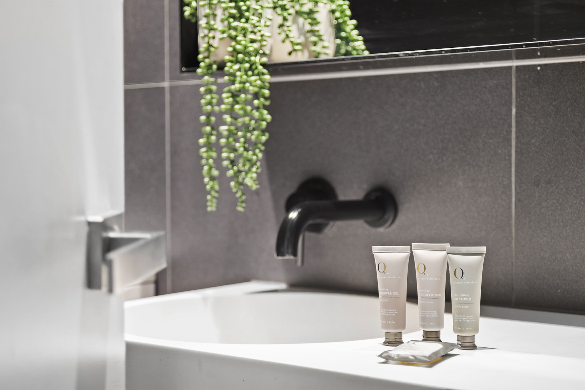 Bed Linen, Elevator, Hot Water, Internet Access DSL, Safe, Wardrobe, Kitchen(dining table, stove, electric kettle, toaster, coffee machine, oven, microwave, dishwasher, fridge), bedroom(Queen Bed), bathroom(hairdryer, Towels/Sheets (Incl.), shampoo, body soap), sauna, First Aid, TV, tumble dryer, washing machine, balcony or terrace, heating, air conditioning, swimming pool, private outdoor pool, iron, Essentials, dishes and cutlery, Carbon monoxide detector, Coffee, Conditioner, Long term stays allowed, Room-darkening shades, Shower gel, Wine glasses