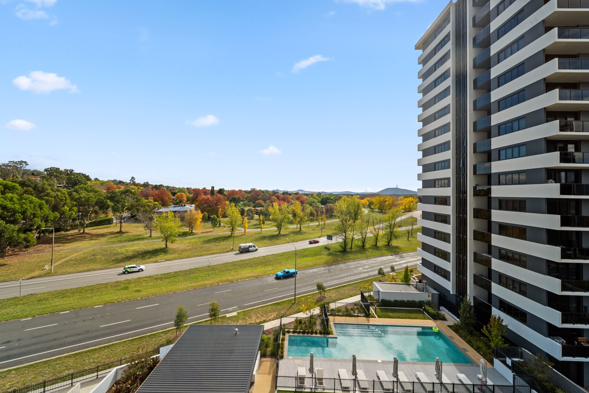 Stylish 2-Bed Apartment with Luxe Amenities Access