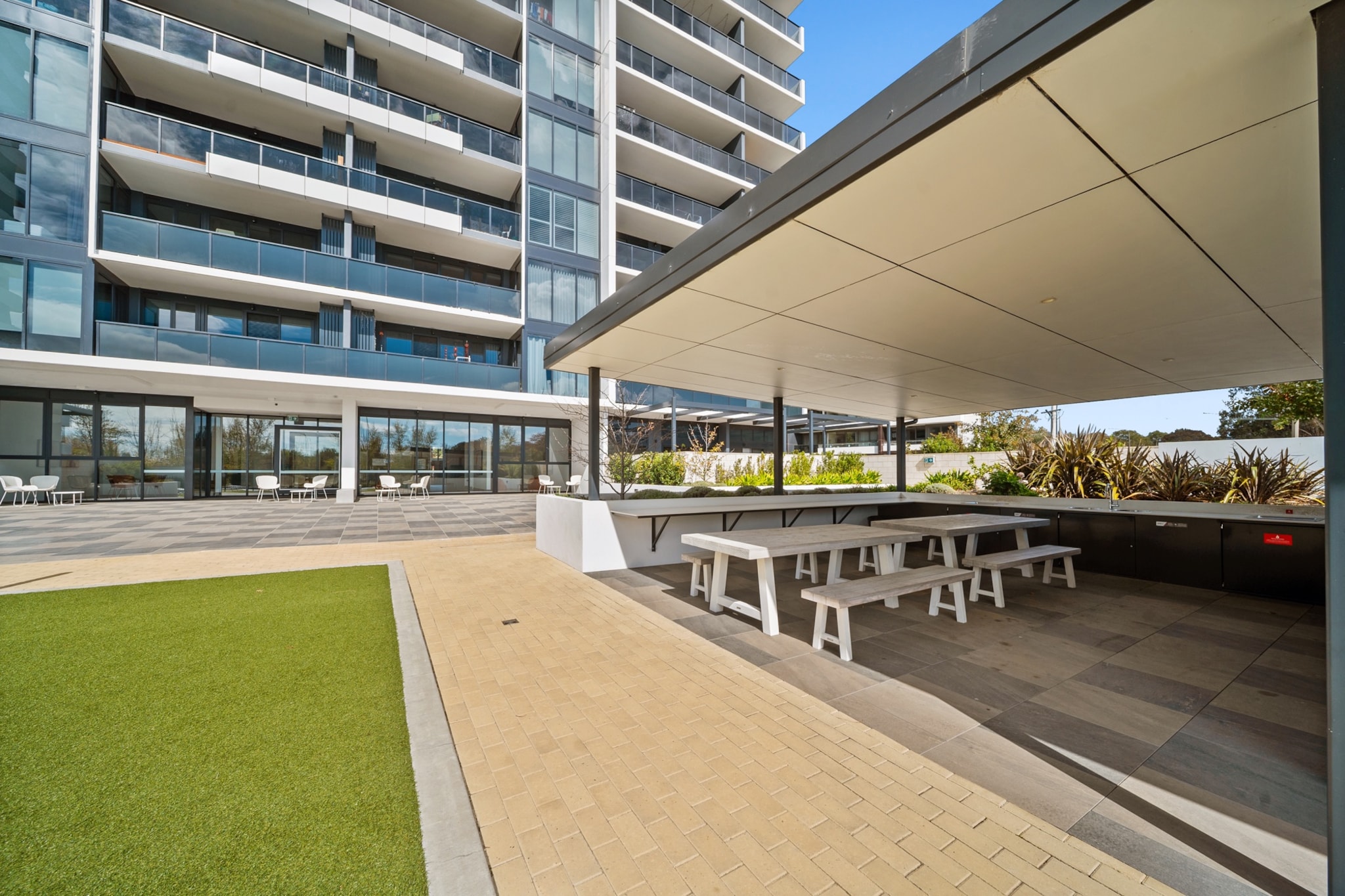 Bed Linen, Elevator, Fan, Hot Water, Internet Access DSL, Safe, Wardrobe, Living room(TV, seating area, air conditioning), Kitchen(dining table, stove, electric kettle, toaster, coffee machine, oven, microwave, dishwasher, fridge, freezer, dishes and cutlery, Coffee), bedroom(Queen Bed), bedroom(double bed, air conditioning), bathroom(shower, washbasin, toilet, hairdryer, Towels/Sheets (Incl.), Essentials), bathroom(shower, washbasin, toilet, hairdryer, Towels incl., Essentials), First Aid, Play area, tumble dryer, washing machine, balcony or terrace, heating, swimming pool, private outdoor pool, iron, Carbon monoxide detector, Long term stays allowed, Mountain view, Room-darkening shades, Wine glasses