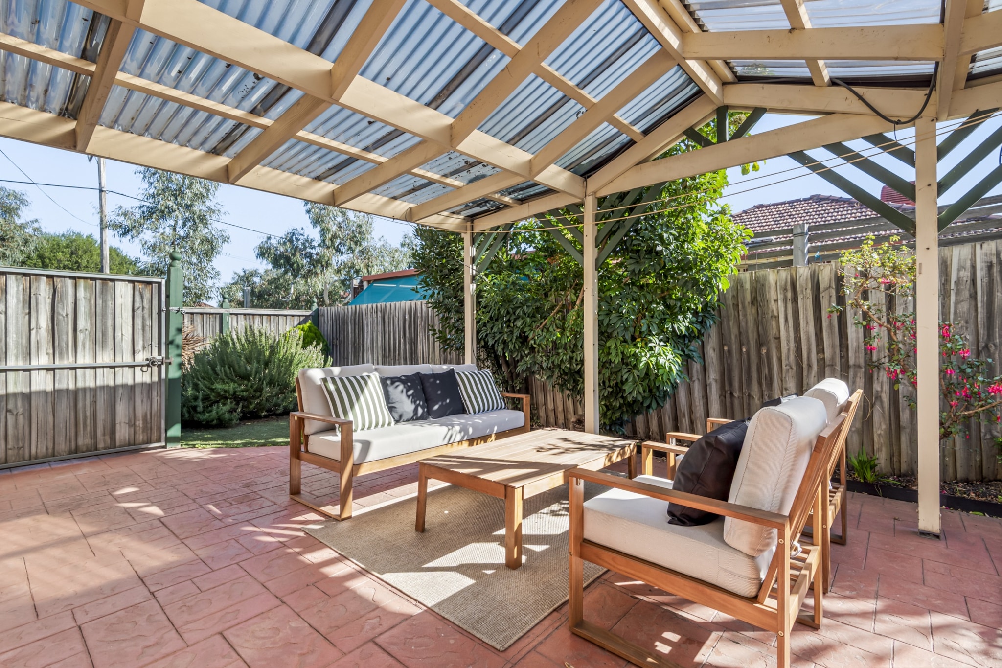 Spacious Family Home with Balcony in Pascoe Vale
