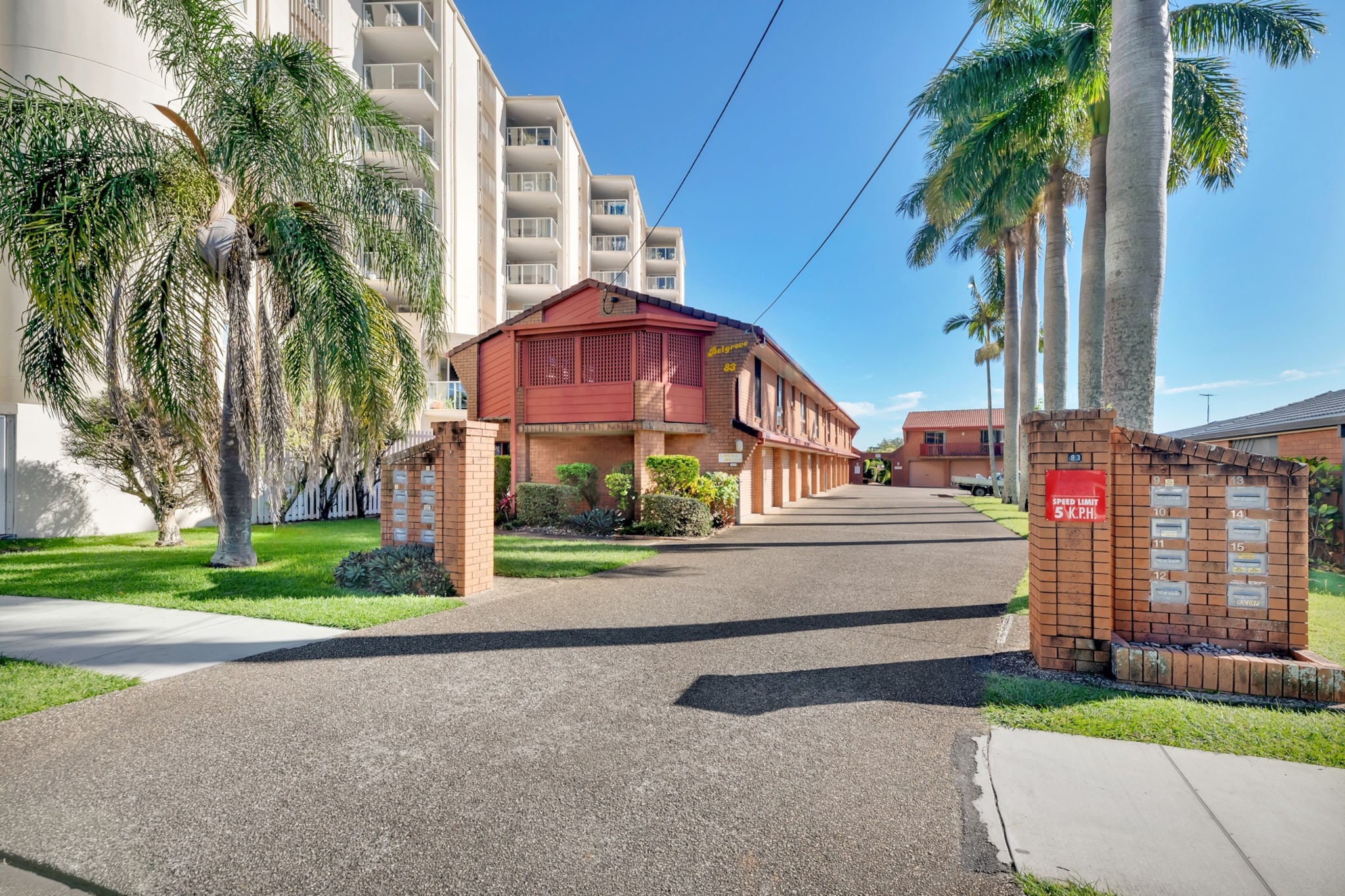 Tranquil 2-Bed Townhouse Close to Beach