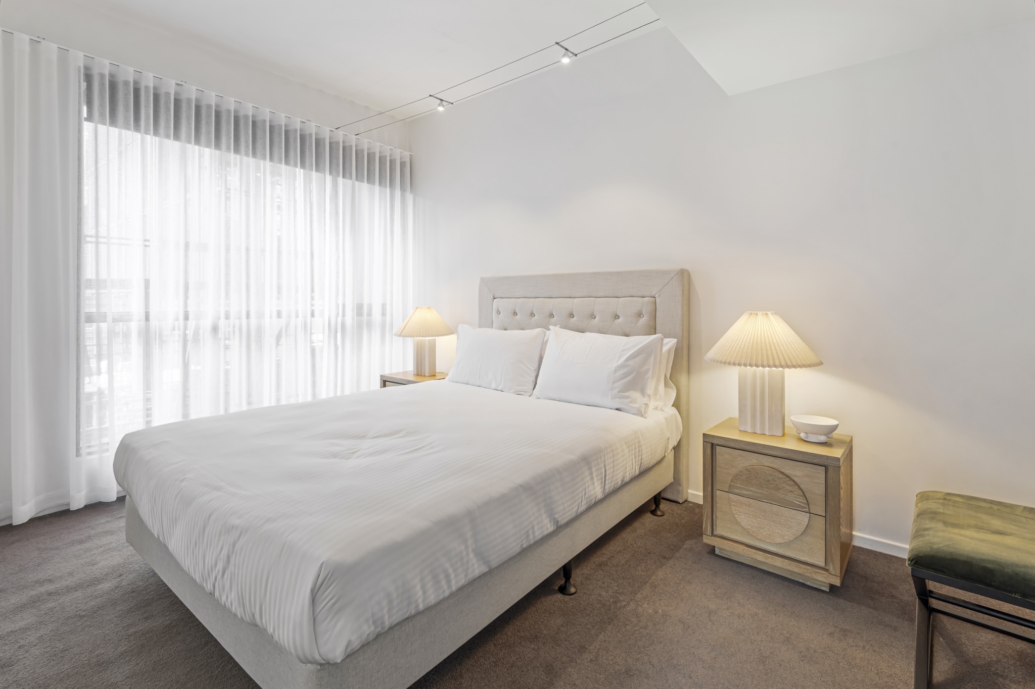 Bed Linen, Elevator, Hot Water, Internet Access DSL, Safe, Wardrobe, Living room(TV, seating area), Kitchen(stove, electric kettle, toaster, coffee machine, oven, microwave, dishwasher, fridge, freezer, dishes and cutlery, Coffee), bedroom(double king size bed), bedroom(Queen Bed), bedroom(single bed), bathroom(shower, washbasin, toilet, hairdryer, Towels/Sheets (Incl.), Essentials), bathroom(shower, washbasin, toilet, hairdryer, Towels/Sheets (Incl.), Essentials), First Aid, Play area, dining table, tumble dryer, washing machine, balcony or terrace, heating, air conditioning, iron, Long term stays allowed, Room-darkening shades, Shower gel, Wine glasses