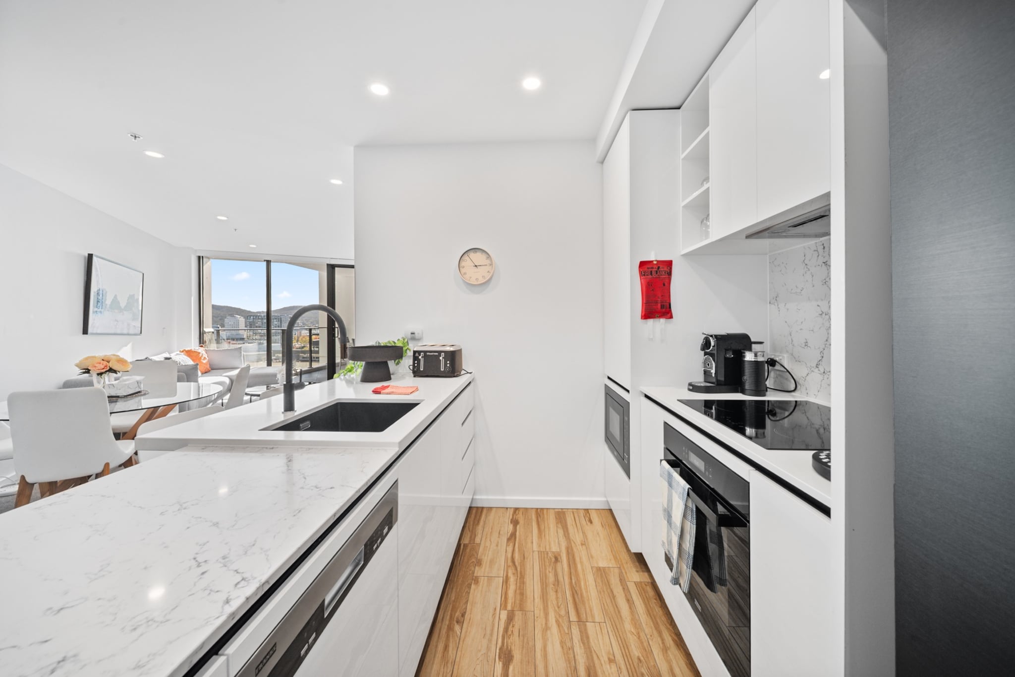 Stylish 2-Bed Apartment in Canberra CBD