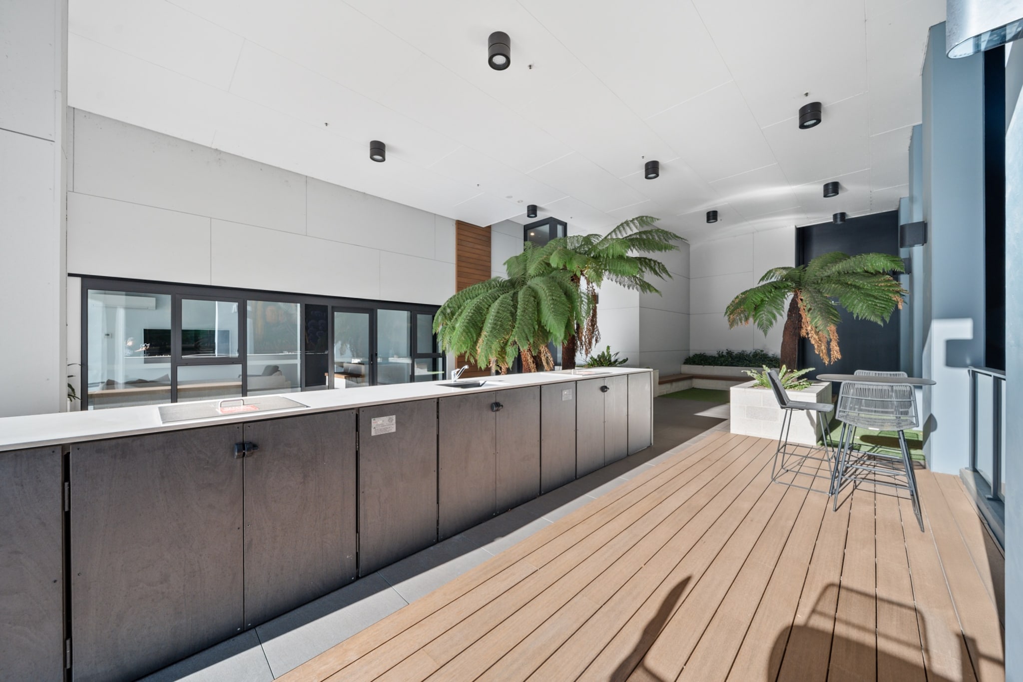 Stylish 2-Bed Apartment in Canberra CBD