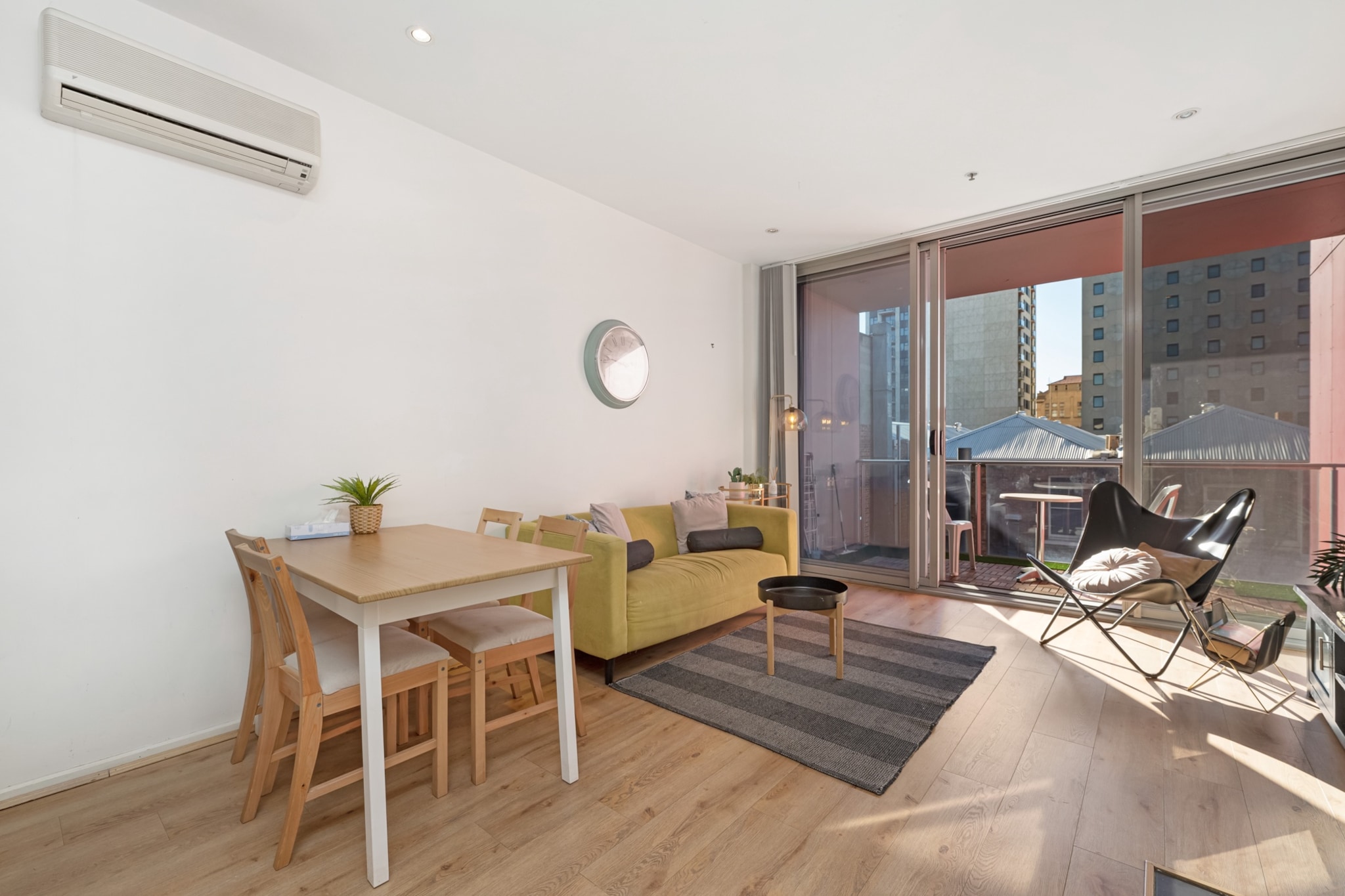 Elevator, Fan, Hot Water, Internet Access DSL, Safe, Wardrobe, Kitchen(dining table, stove, electric kettle, toaster, coffee machine, oven, microwave, fridge, freezer, dishes and cutlery, Coffee, Wine glasses), bedroom(Bed Linen, double king size bed), bedroom(2x single bed), bathroom(hairdryer, Towels/Sheets (Incl.), shampoo, body soap, Conditioner, Shower gel), First Aid, Play area, TV, tumble dryer, washing machine, balcony or terrace, heating, air conditioning, iron, Essentials, Carbon monoxide detector, Long term stays allowed