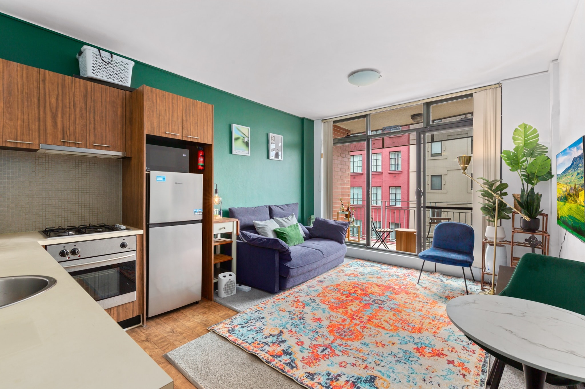 Chic Inner-City 1 Bedroom with Balcony