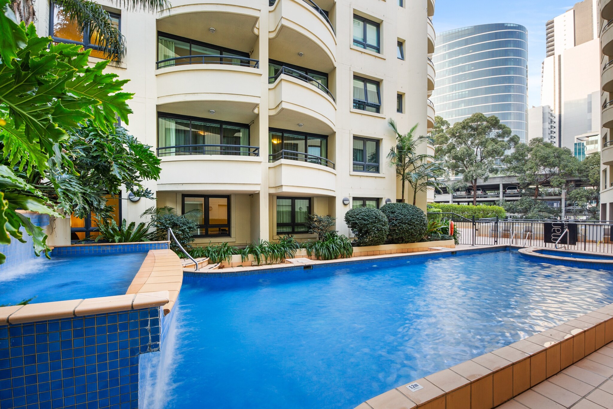 Bright Studio with Pool Access in Parramatta