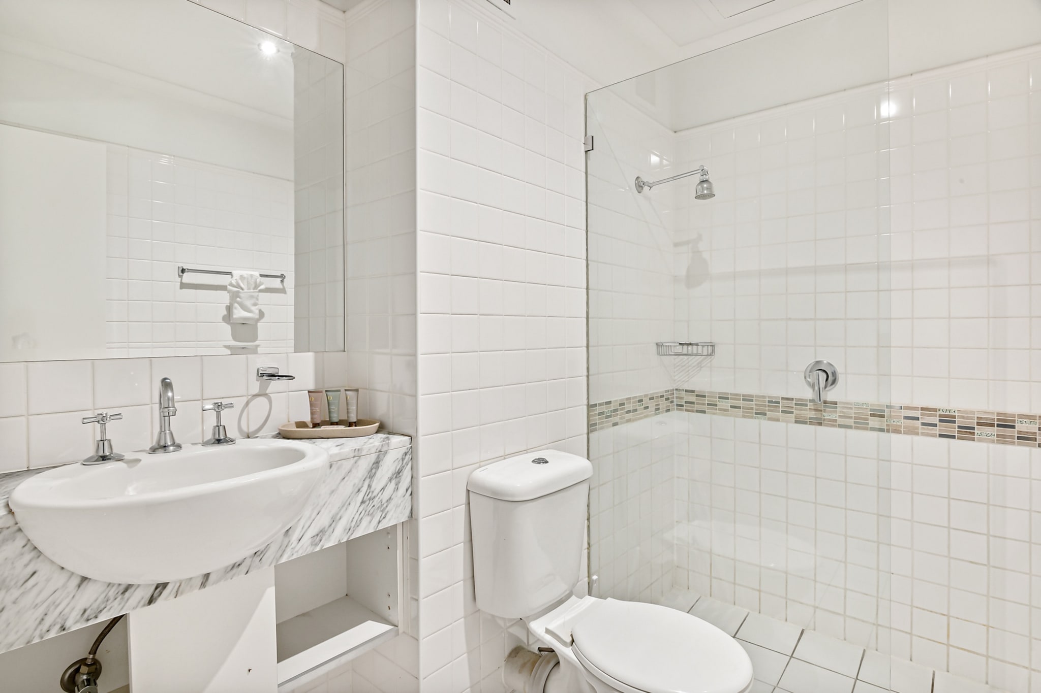 Inner-City Studio â€“ Walk to Everything!