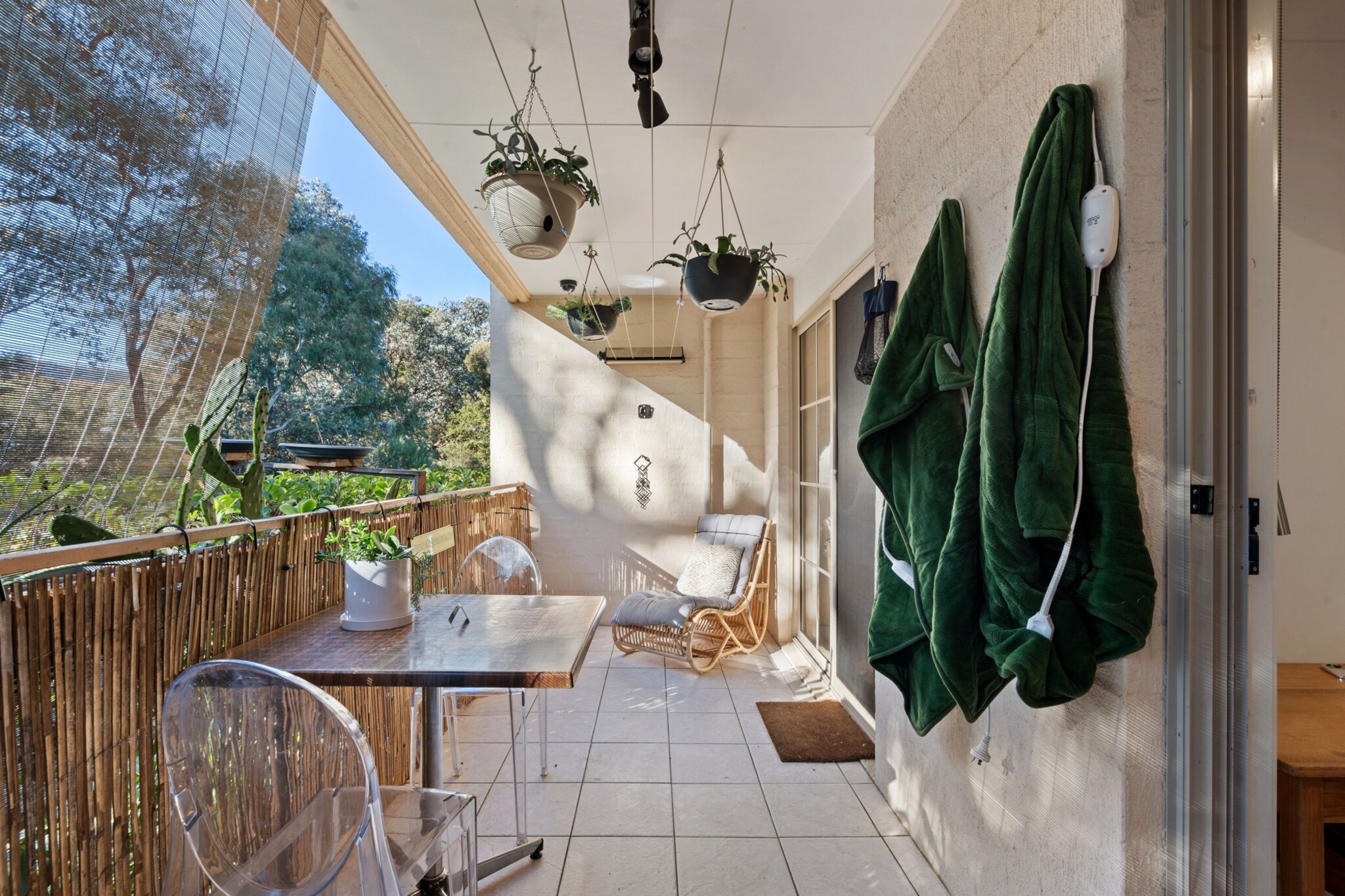 Bed Linen, Desk, Fan, Hot Water, Internet Access DSL, Safe, Wardrobe, Living room(TV, dining table), Kitchen(stove, electric kettle, toaster, coffee machine, oven, microwave, dishwasher, fridge, freezer), bedroom(Queen Bed), bedroom(bunk bed), bedroom(single bed), bathroom(shower, washbasin, toilet), bathroom(shower, washbasin, toilet), First Aid, Play area, tumble dryer, washing machine, balcony or terrace, heating, swimming pool, private outdoor pool, iron, hairdryer, crib(free), Towels/Sheets (Incl.), shampoo, body soap, Essentials, dishes and cutlery, Dedicated workspace, Coffee, Conditioner, Long term stays allowed, Room-darkening shades, Shower gel, Wine glasses