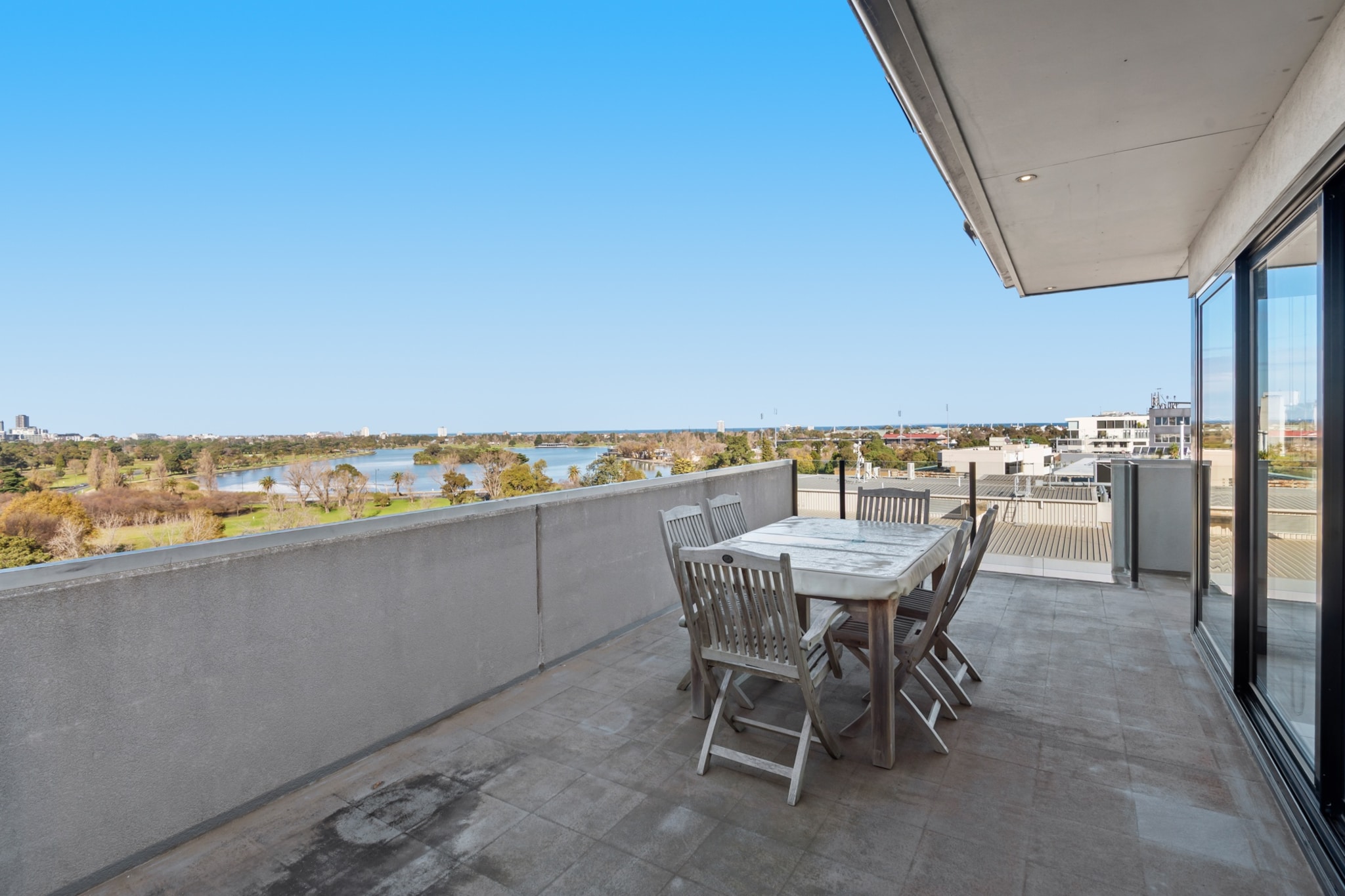 Bed Linen, Desk, Elevator, Fan, Hot Water, Internet Access DSL, Safe, Wardrobe, Living room(TV, seating area, air conditioning), Kitchen(dining table, stove, electric kettle, toaster, coffee machine, oven, microwave, dishwasher, fridge, dishes and cutlery, Coffee), bedroom(Queen Bed), bedroom(Queen Bed), bathroom(shower, washbasin, toilet, hairdryer, Towels/Sheets (Incl.), shampoo, body soap, Essentials, Conditioner, Shower gel), bathroom(shower, washbasin, toilet, hairdryer, Towels incl., shampoo, body soap, Essentials), First Aid, Recreation lake, Play area, tumble dryer, cot, washing machine, balcony or terrace, heating, iron, Dedicated workspace, Carbon monoxide detector, Long term stays allowed, Near Ocean, Room-darkening shades, Wine glasses