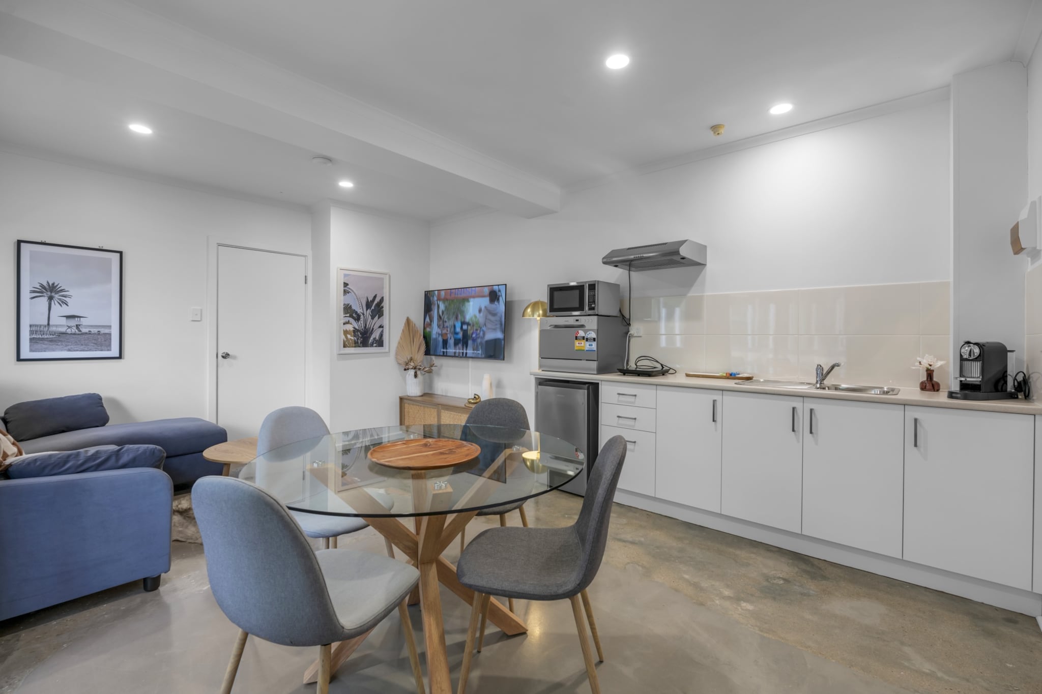 Bright 1-Bed Unit with Balcony in Central Adelaide