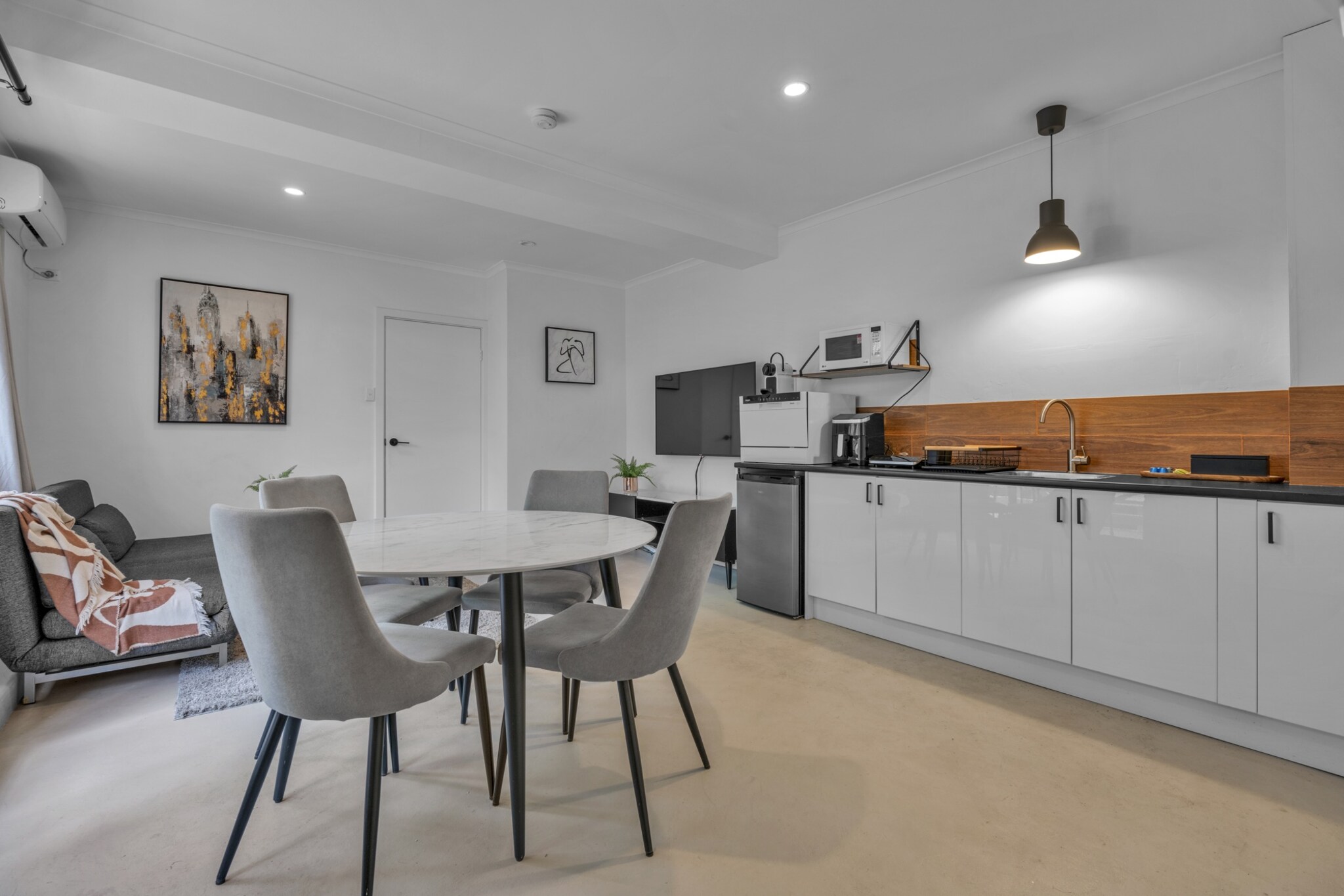 Central 1-Bed Adelaide Apartment with Balcony