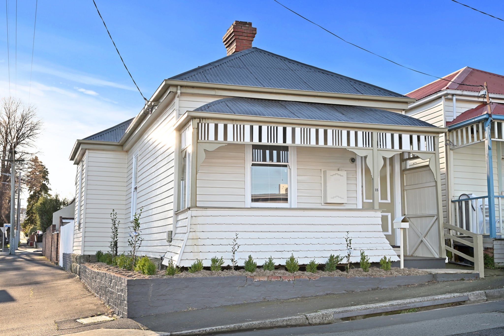 Charming 2-Bed House in North Hobart