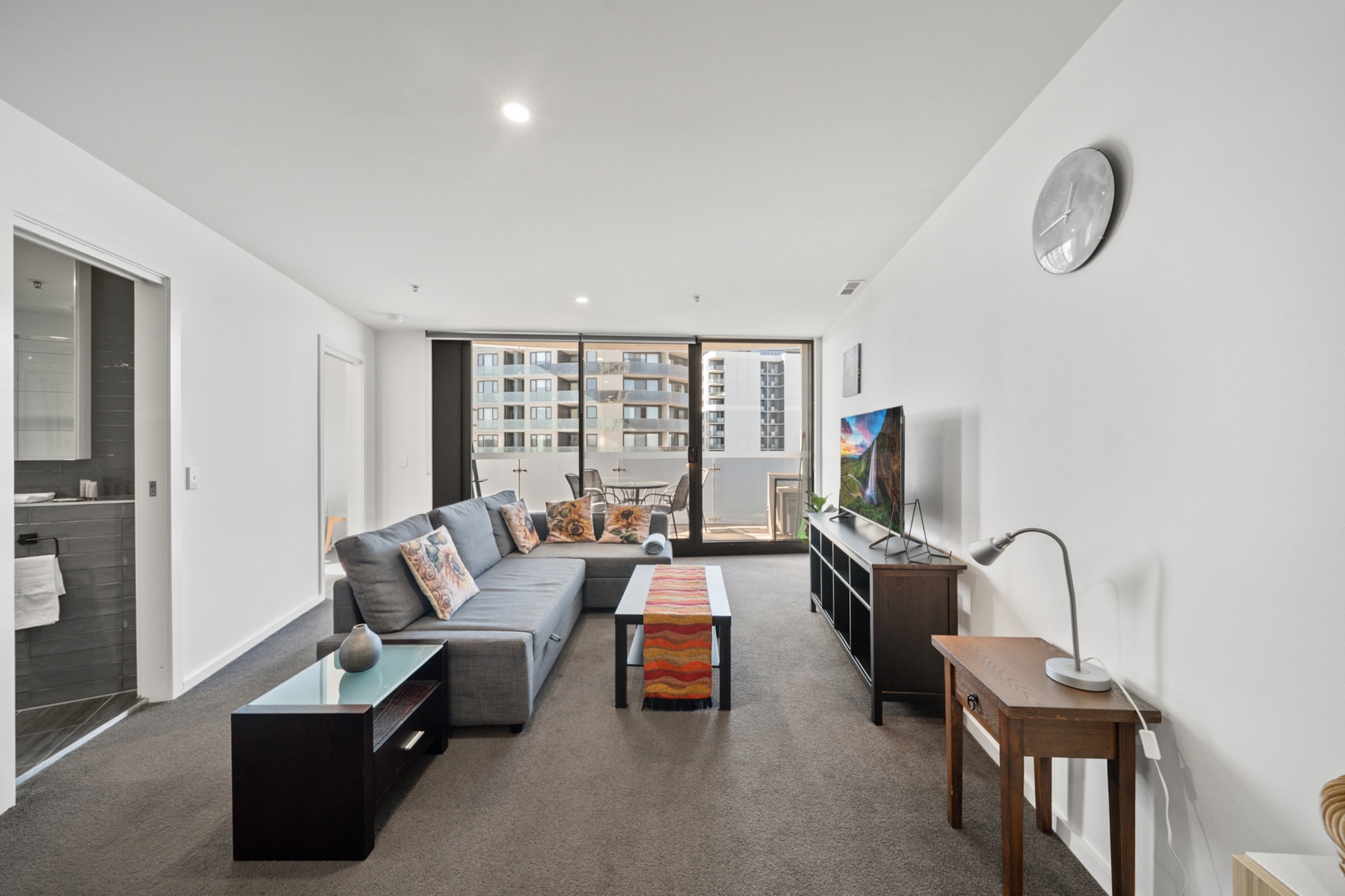 Bed Linen, Elevator, Hot Water, Internet Access DSL, Safe, Wardrobe, Kitchen(dining table, stove, electric kettle, toaster, coffee machine, oven, microwave, dishwasher, freezer, dishes and cutlery, Coffee, Wine glasses), bedroom(double bed), bathroom, First Aid, TV, dining table, stove, electric kettle, toaster, coffee machine, oven, microwave, dishwasher, fridge, freezer, tumble dryer, washing machine, balcony or terrace, heating, air conditioning, swimming pool, private outdoor pool, iron, hairdryer, Towels/Sheets (Incl.), shampoo, body soap, Essentials, dishes and cutlery, Dedicated workspace, Coffee, Conditioner, Emergency exit, Long term stays allowed, Mountain view, Room-darkening shades, Shower gel, Town, Wine glasses