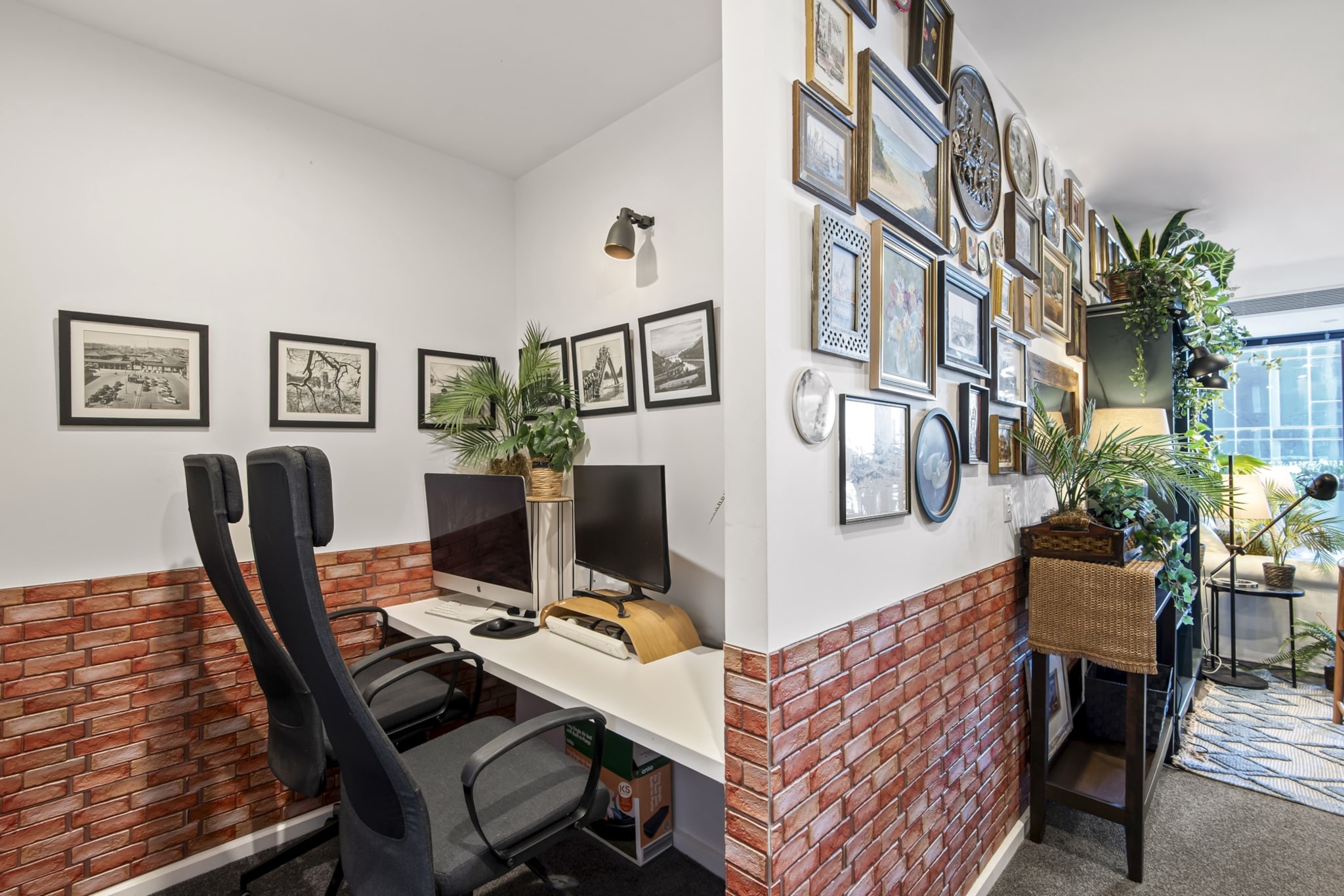 Chic 2-Bed Apartment with Balcony in Southbank