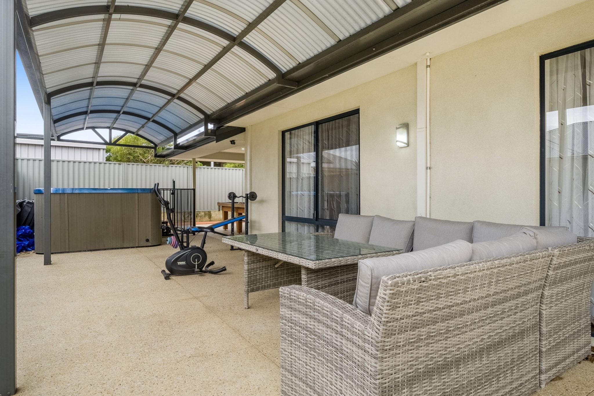 Spacious 4-Bed House with Outdoor Area