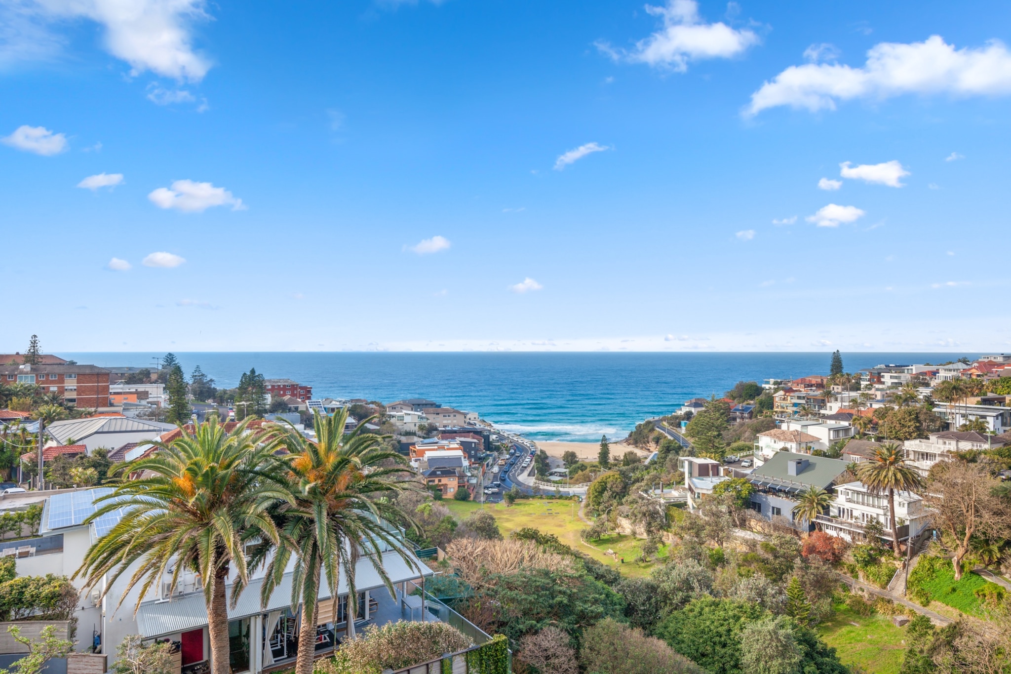 Bright Tamarama 2-Bed with Balcony Water View