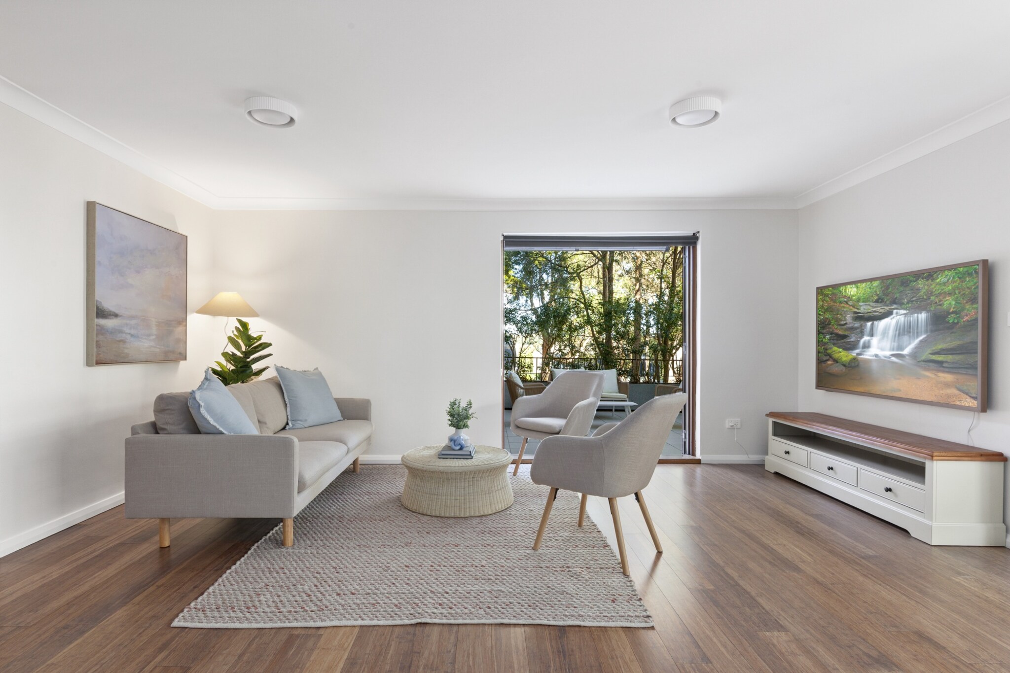 Stylish 3-Bed Newport Stay with Balcony