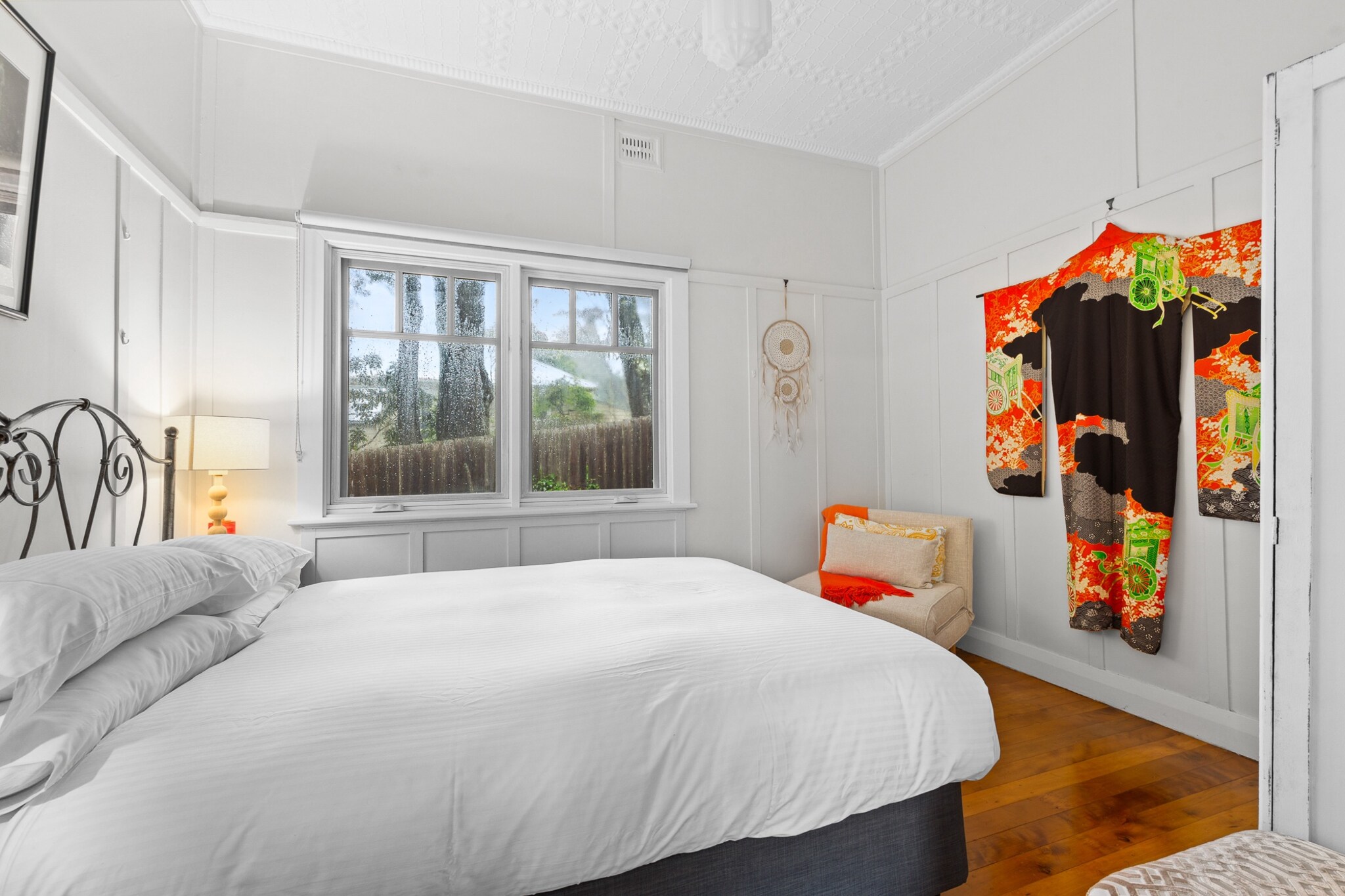 Bed Linen, Hot Water, Internet Access DSL, Wardrobe, Living room(TV), Kitchen(dining table, fireplace, stove, electric kettle, toaster, coffee machine, oven, microwave, dishwasher, fridge, freezer), bedroom(Queen Bed), bedroom(Queen Bed), bedroom(Queen Bed), bathroom(shower, washbasin, toilet), bathroom(shower, washbasin, toilet), First Aid, Play area, tumble dryer, washing machine, balcony or terrace, heating, air conditioning, iron, Towels/Sheets (Incl.), shampoo, body soap, Essentials, dishes and cutlery, Coffee, Conditioner, Fireplace guards, Long term stays allowed, Mountain, Room-darkening shades, Rural, Shower gel, Town, Village, Wine glasses